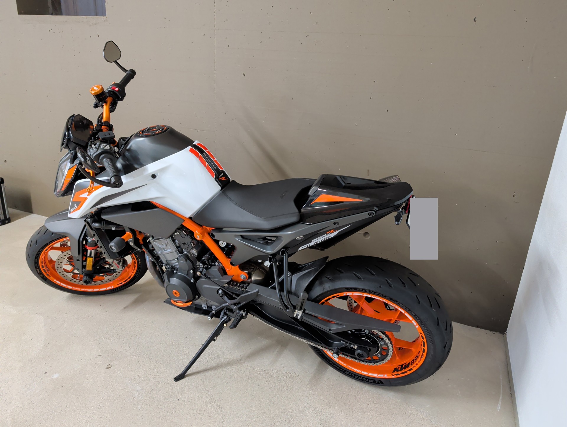 KTM 890 Duke R mit viel Zubehör-image-3