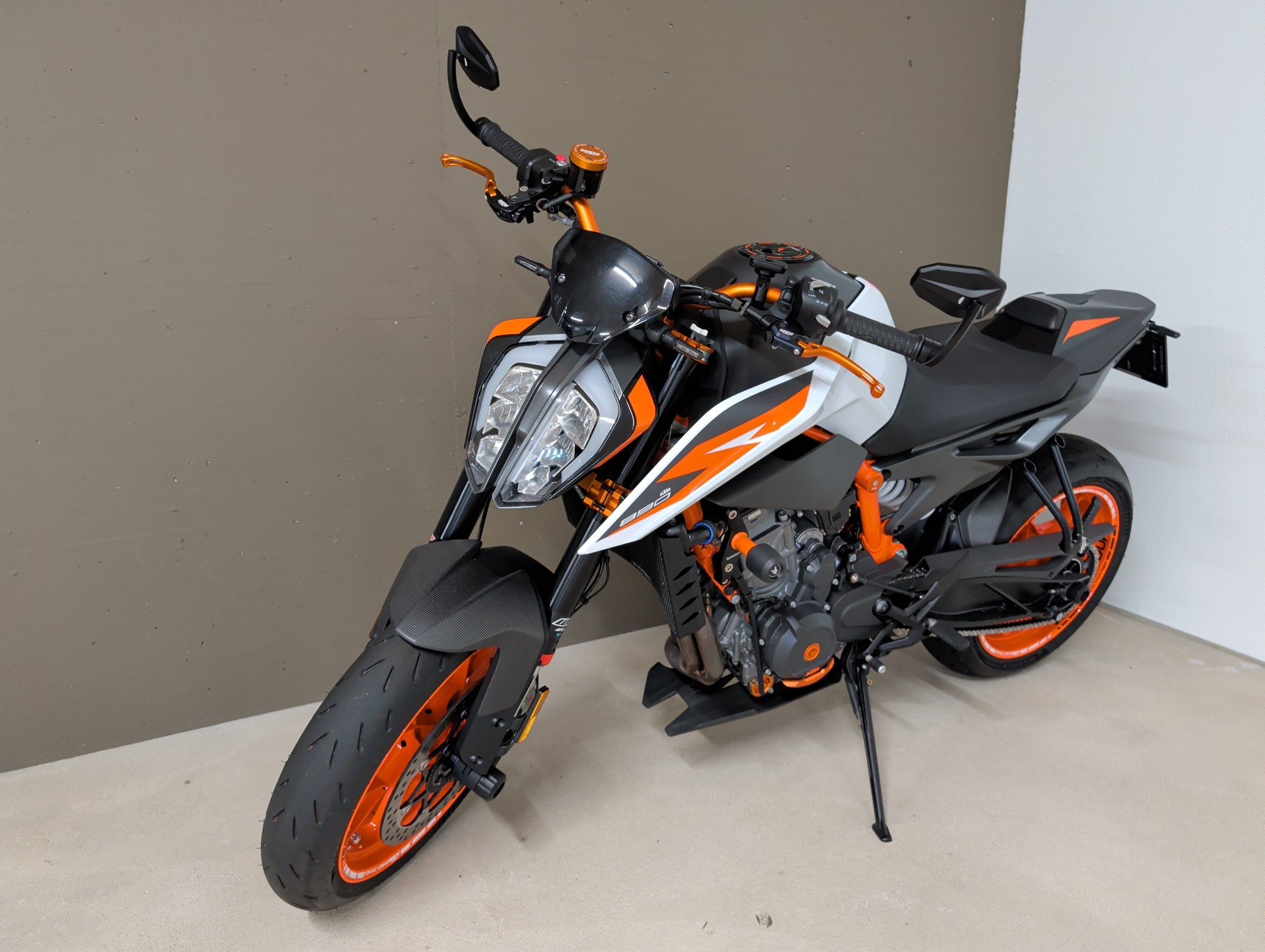 KTM 890 Duke R mit viel Zubehör-image-1