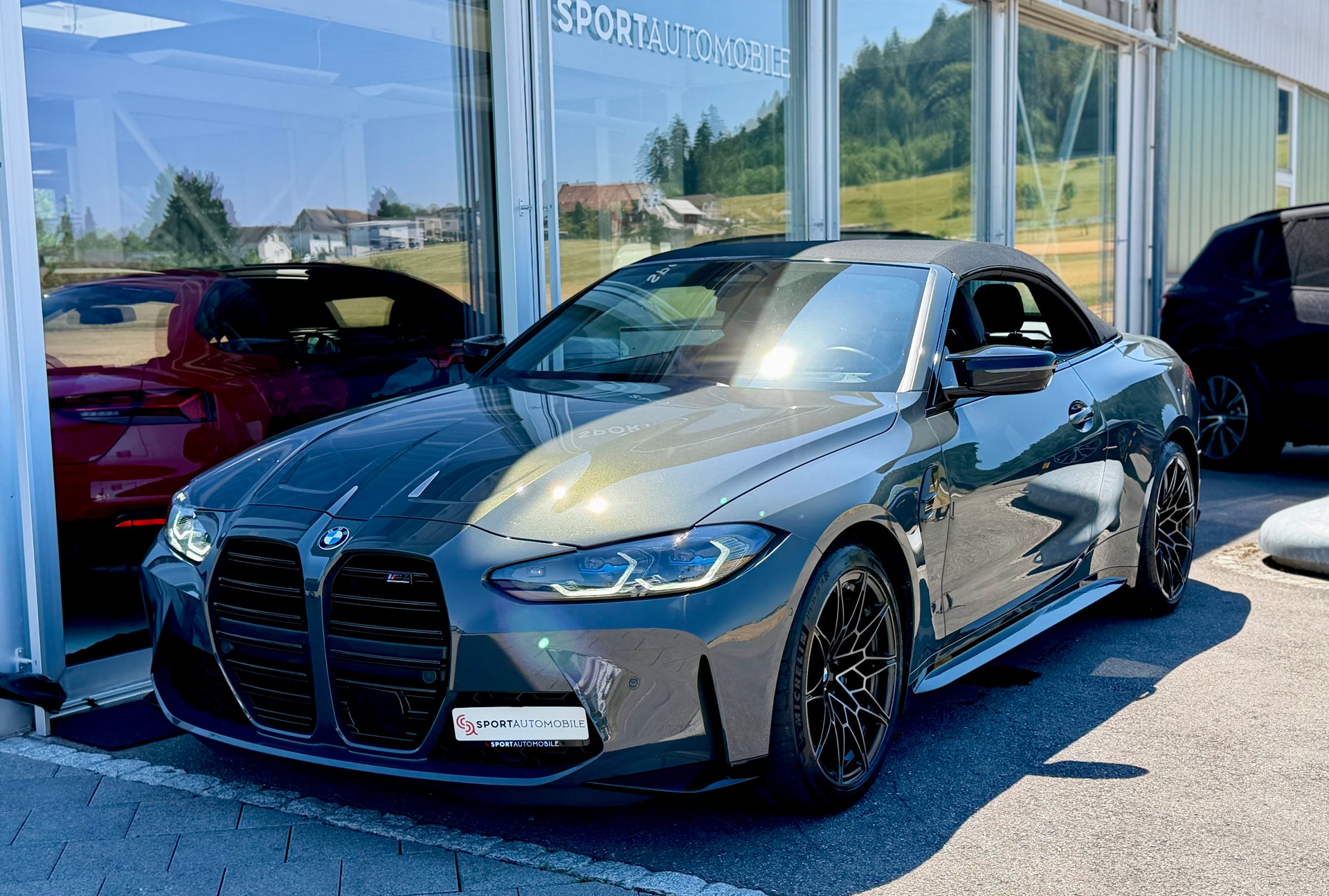 BMW M4 Cabrio Competition M xDrive *CH Fahrzeug - 4 Jahre / 200'000km Garantie & Gratis Service*-showroom-element-3