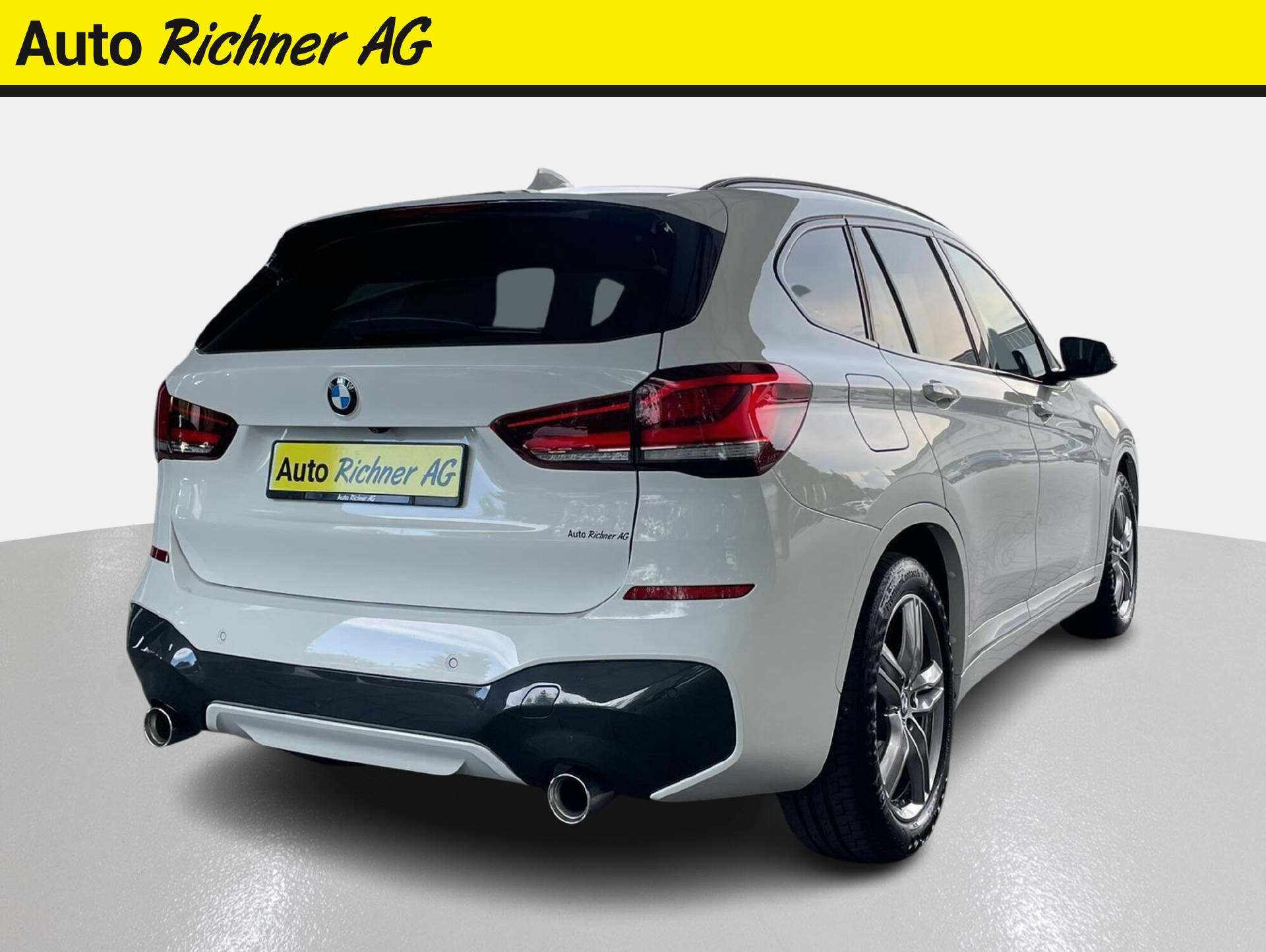 BMW X1 20d xDrive-showroom-element-3