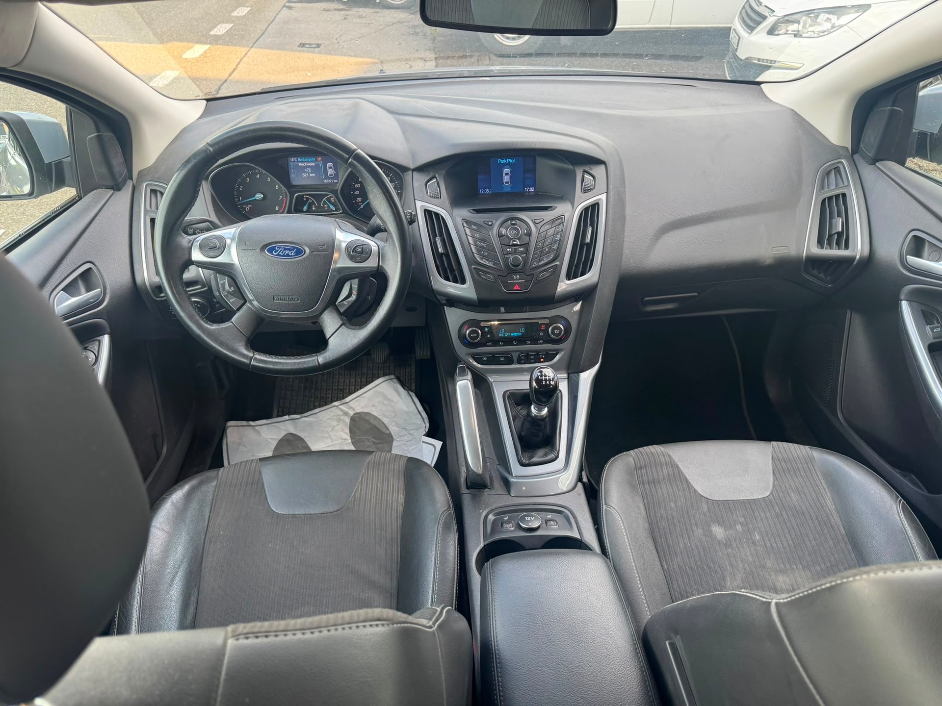 FORD Focus 1.6 SCTi Titanium-image-9