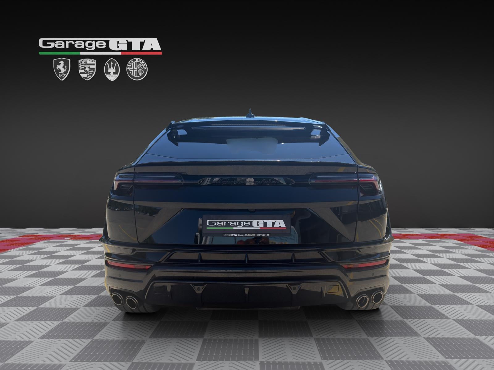LAMBORGHINI Urus Perfomante-showroom-element-3