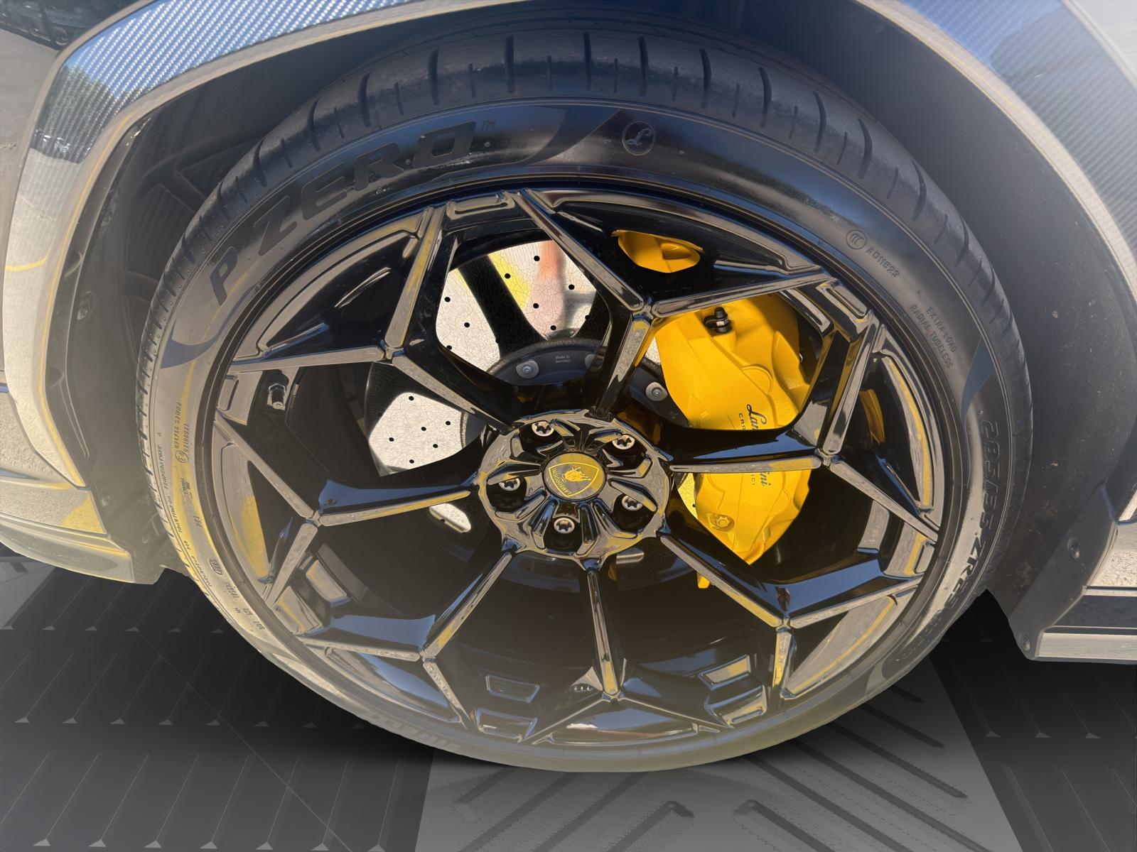 LAMBORGHINI Urus Perfomante-image-21