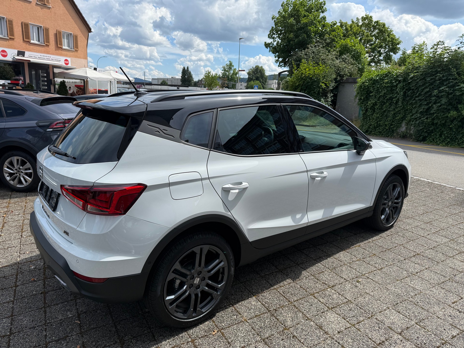 SEAT Arona 1.5 Eco TSI FR DSG-image-9