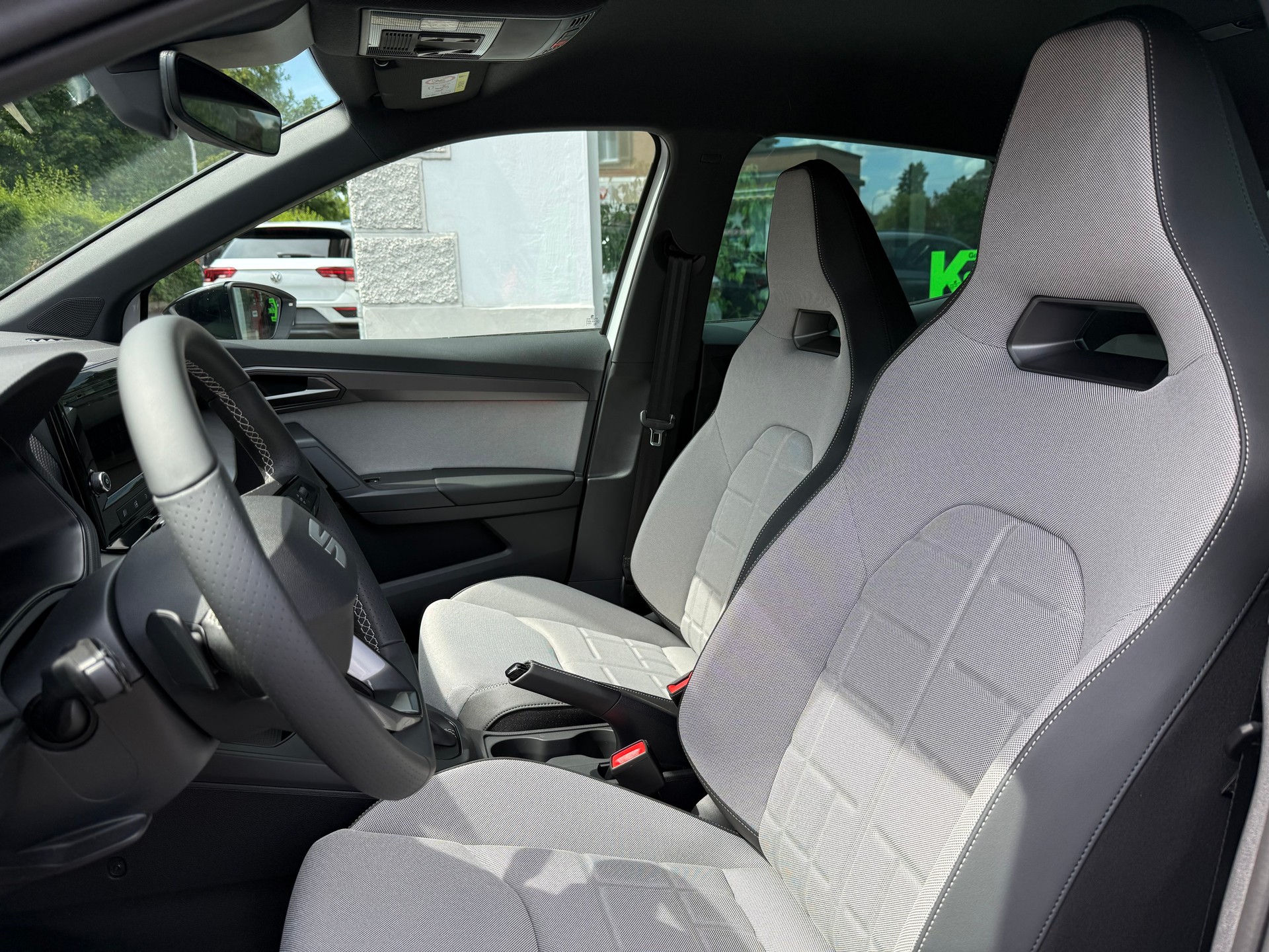 SEAT Arona 1.5 Eco TSI FR DSG-image-5