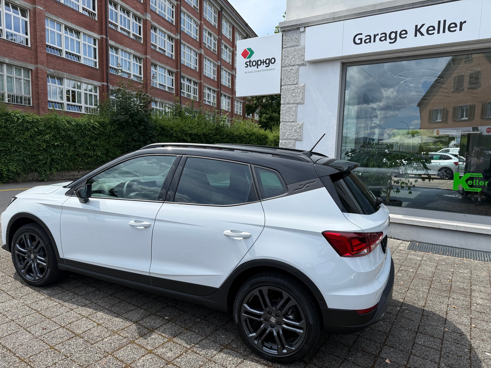 SEAT Arona 1.5 Eco TSI FR DSG-image-2