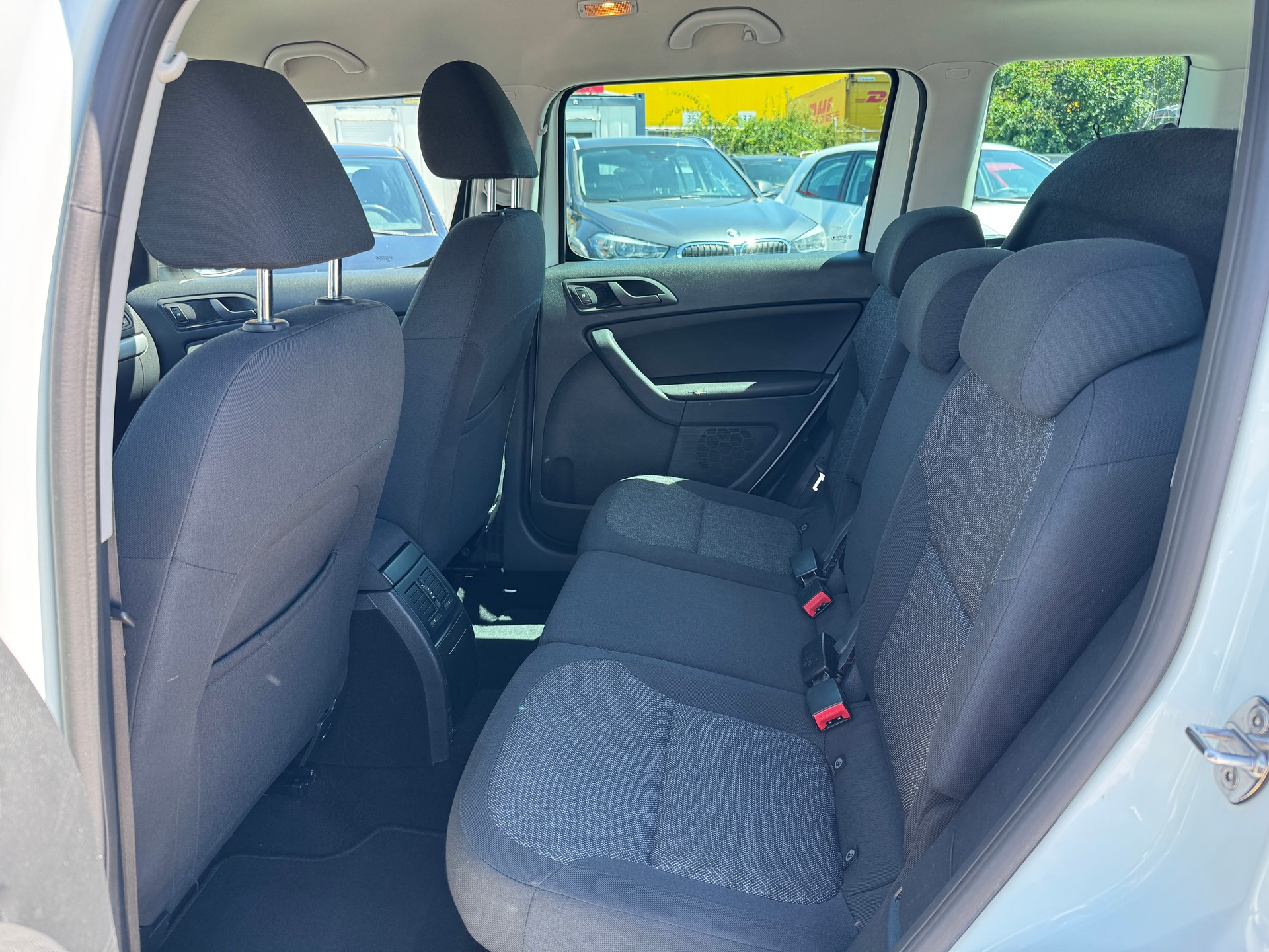 SKODA Yeti 1.8 TSI Active 4x4 DSG-image-8
