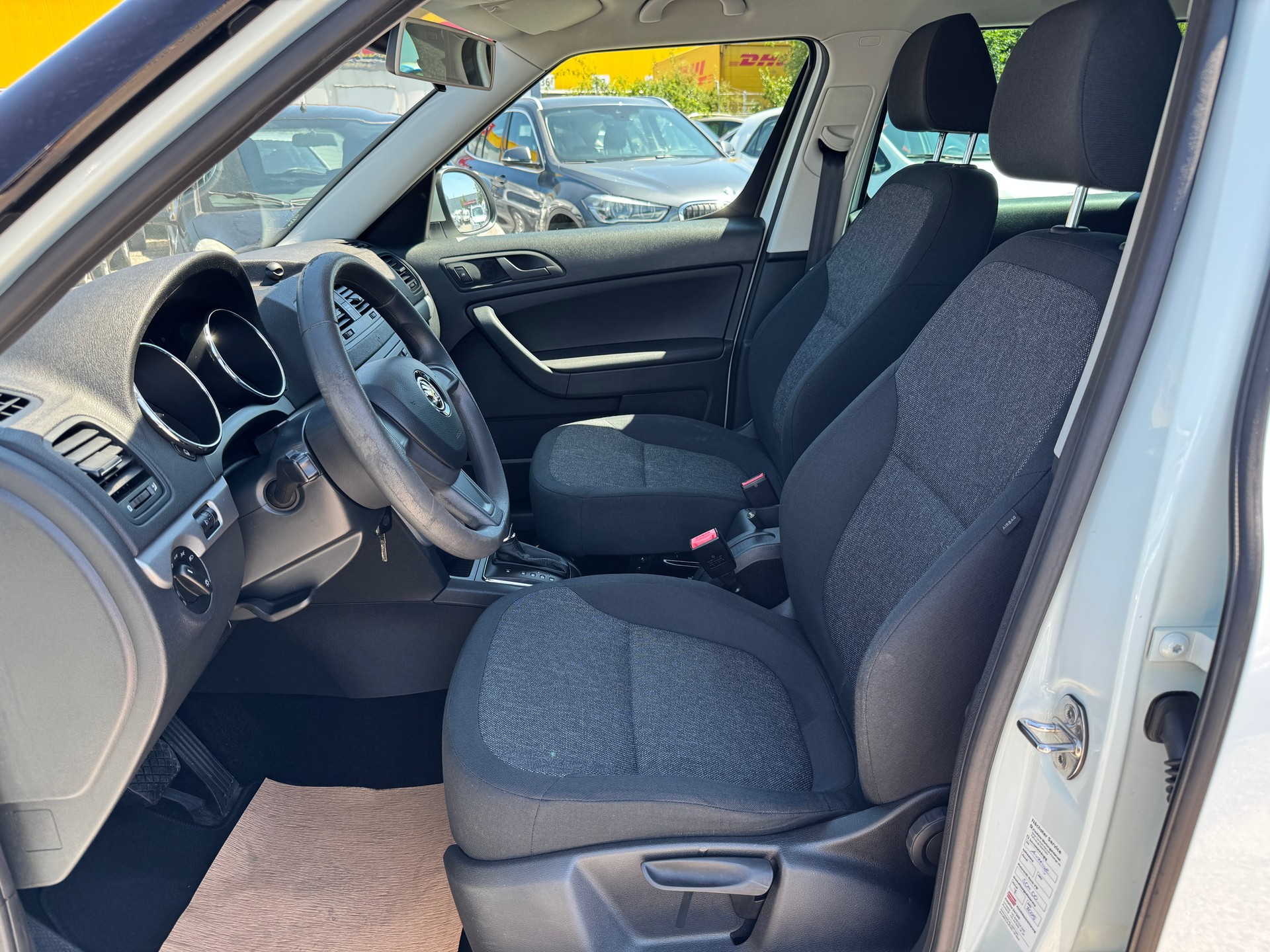SKODA Yeti 1.8 TSI Active 4x4 DSG-image-7