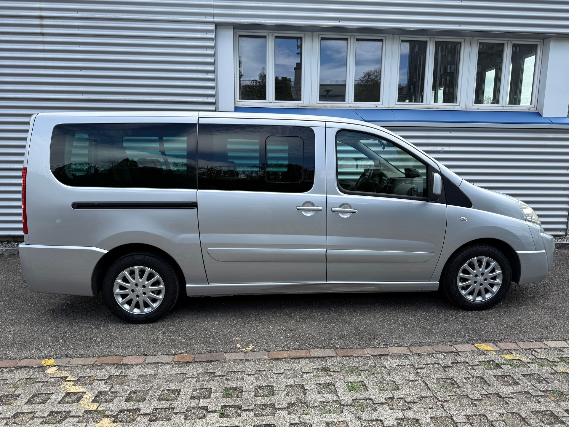 PEUGEOT Expert Tepee 2.0 HDi Premium L2-image-13