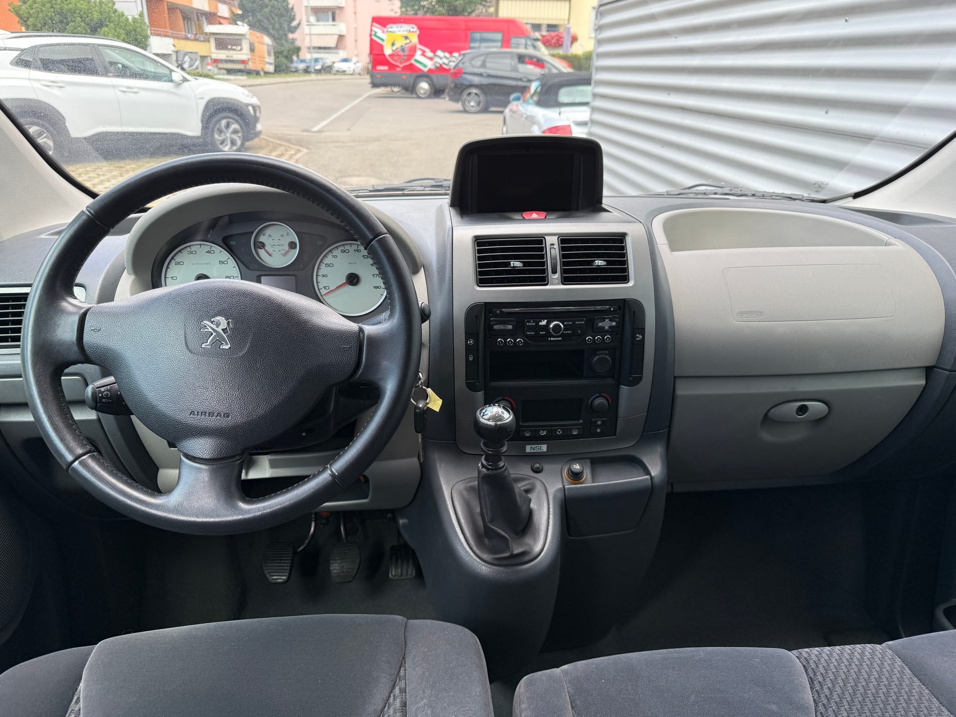 PEUGEOT Expert Tepee 2.0 HDi Premium L2-image-6