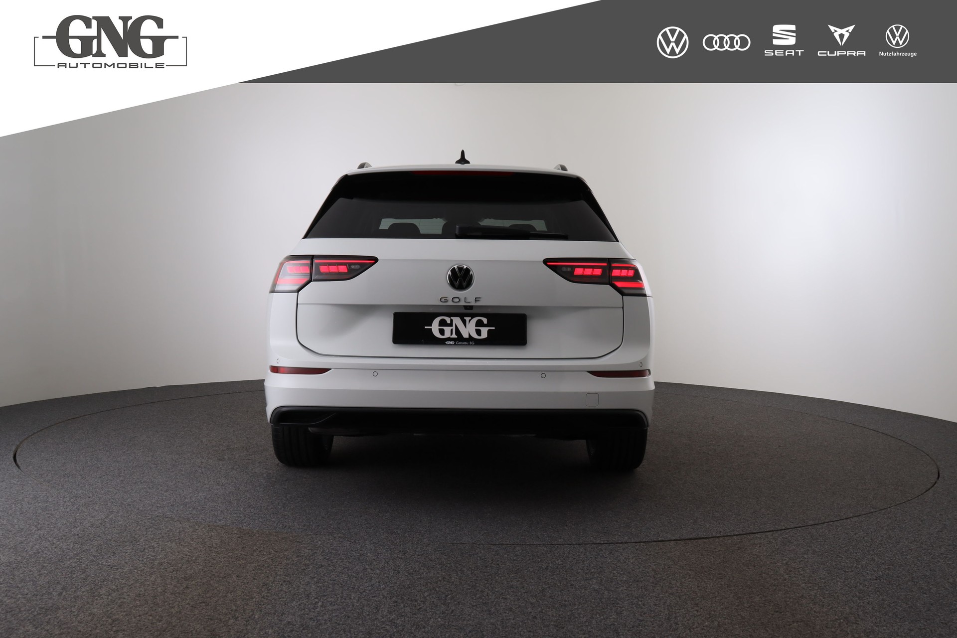 VW Golf Variant 1.5 eTSI mHEV Life DSG-image-5