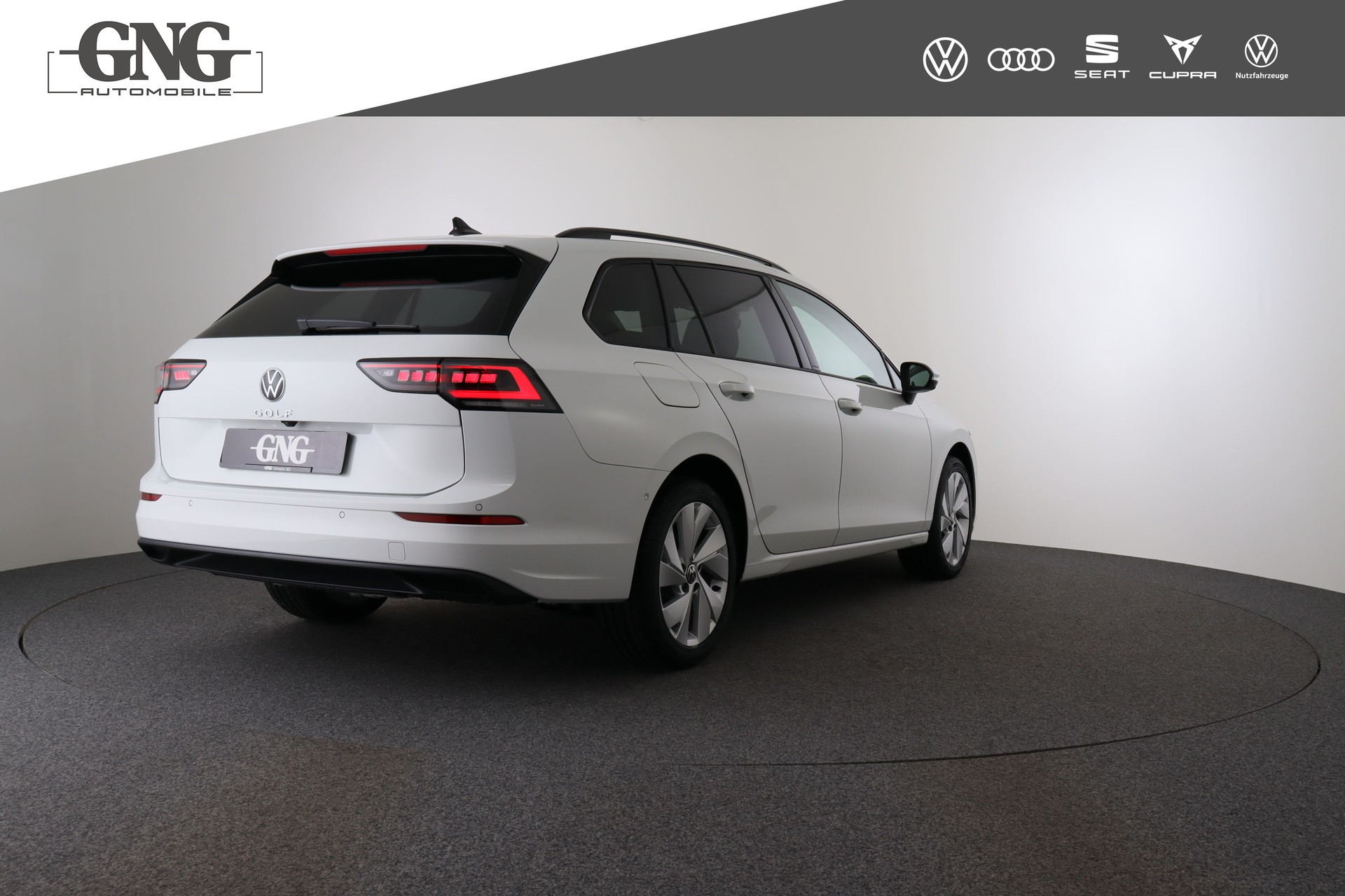 VW Golf Variant 1.5 eTSI mHEV Life-image-6