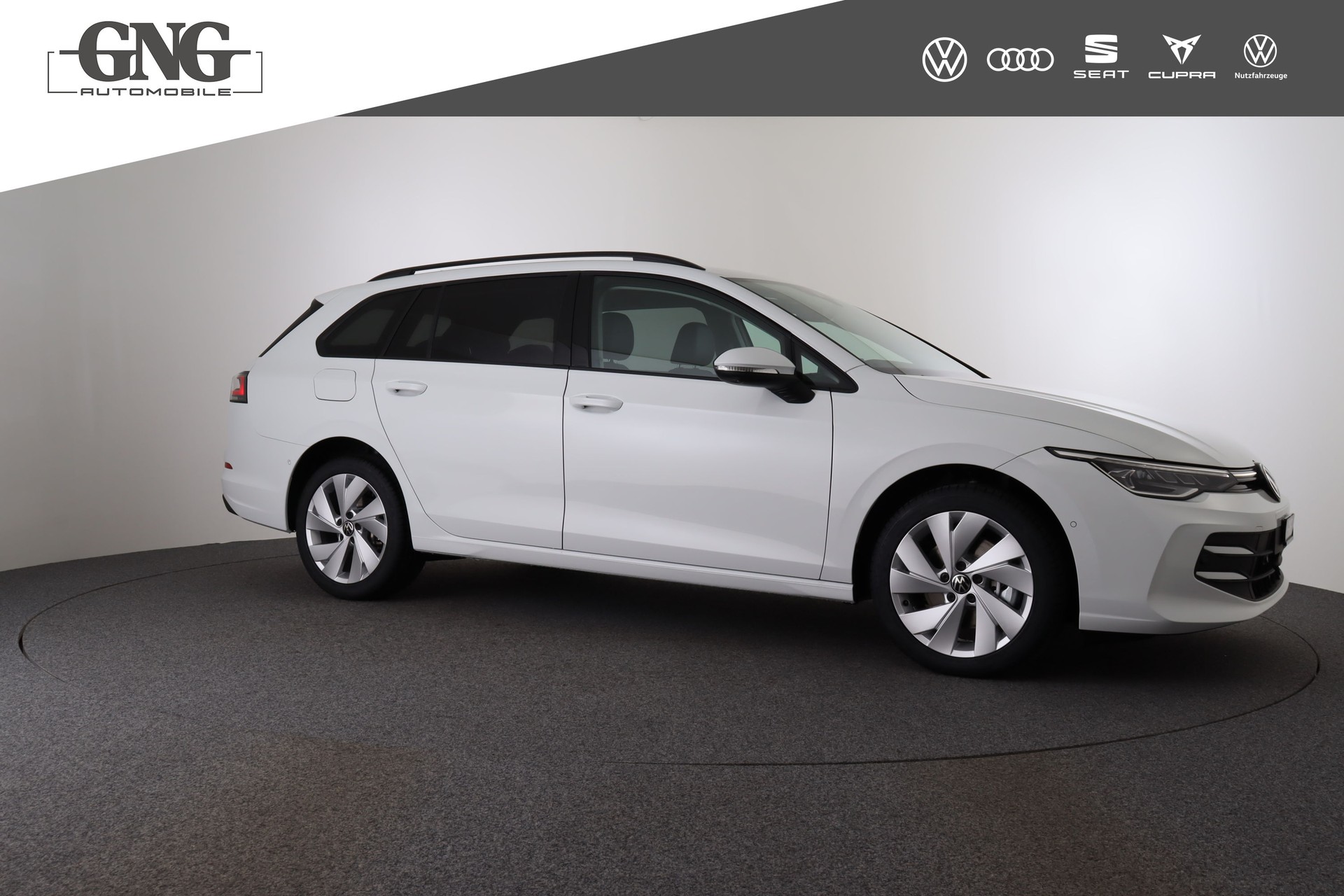 VW Golf Variant 1.5 eTSI mHEV Life DSG-image-9