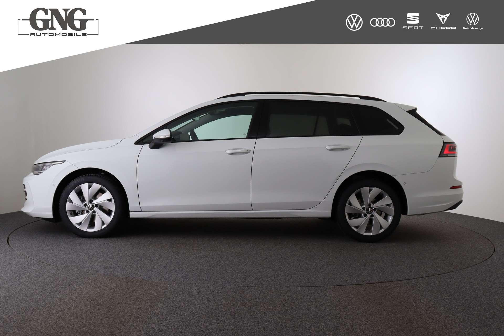 VW Golf Variant 1.5 eTSI mHEV Life-showroom-element-2
