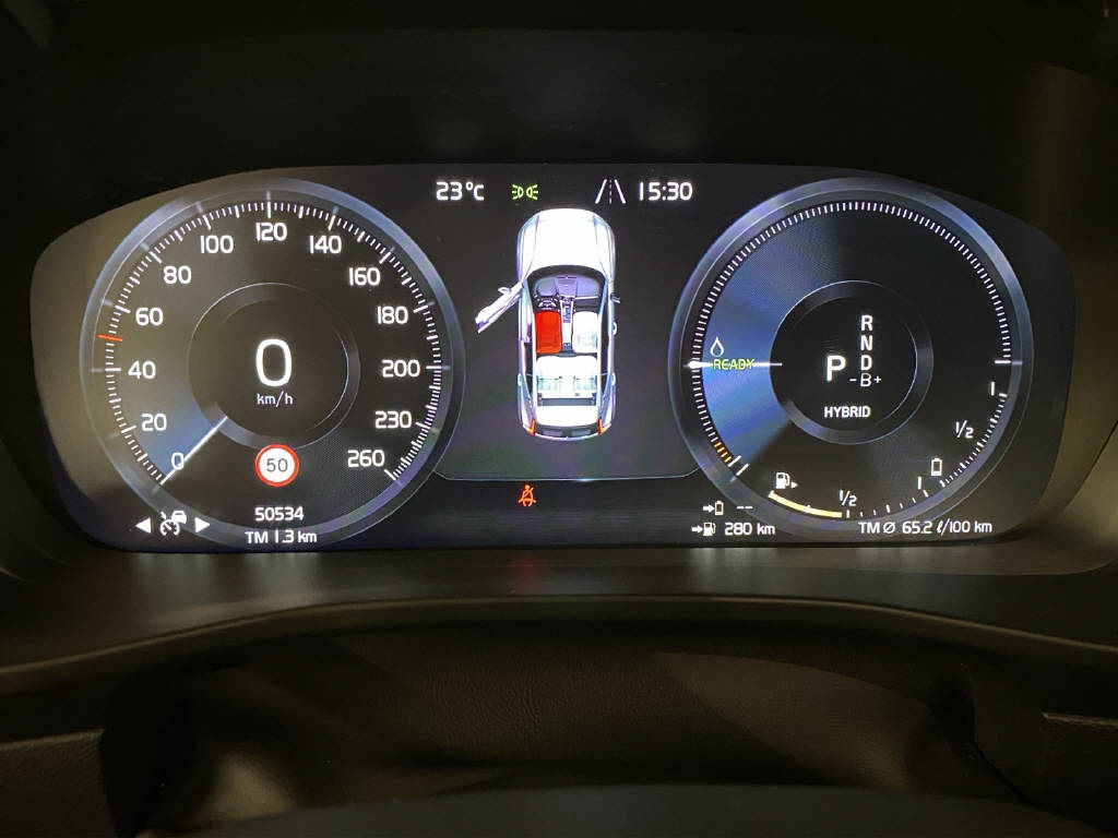 VOLVO XC40 1.5 T5 PiH Ultimate Dark-image-8