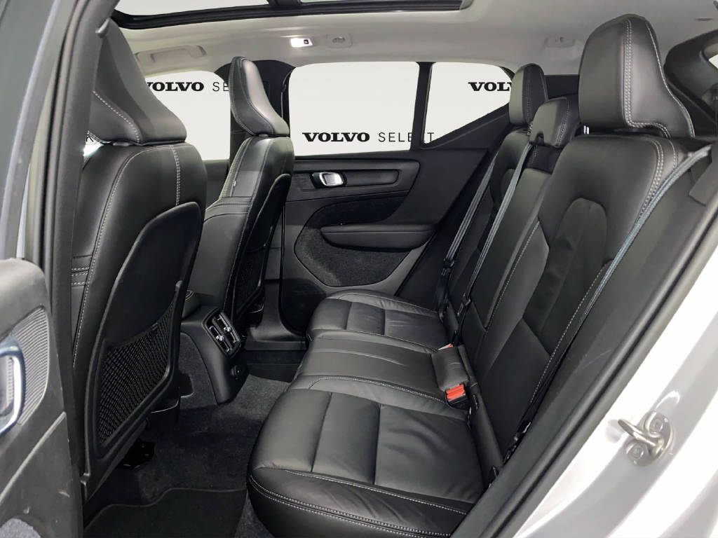 VOLVO XC40 1.5 T5 PiH Ultimate Dark-image-12