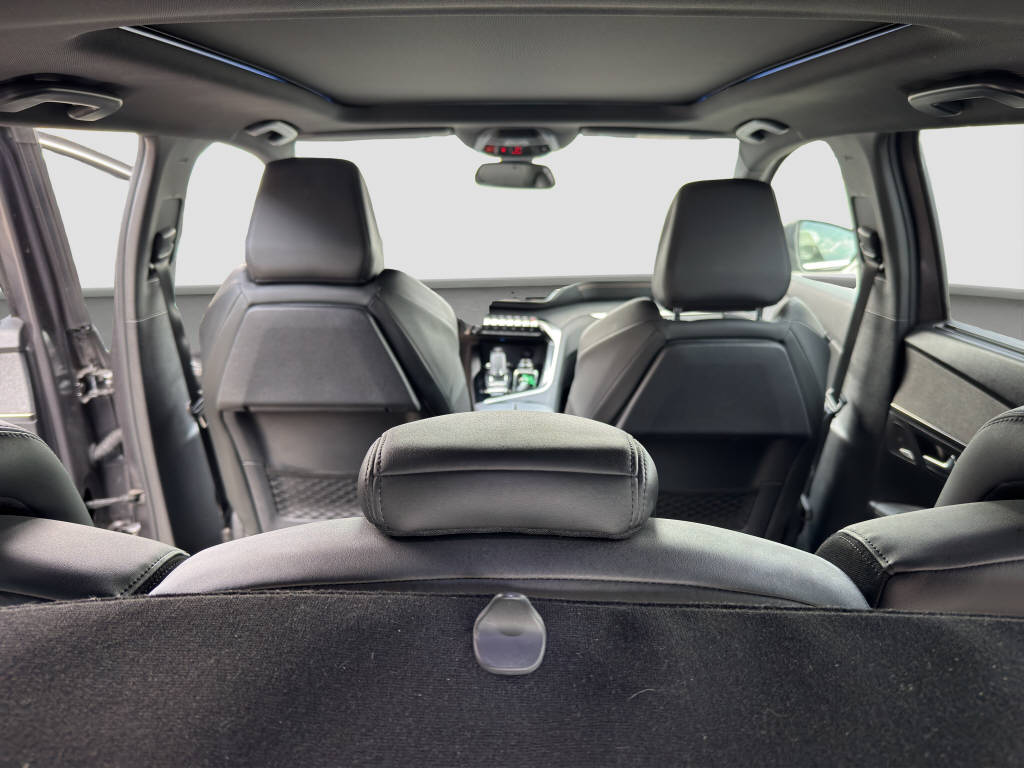 PEUGEOT 5008 1.5 BlueHDi GT Line-image-11
