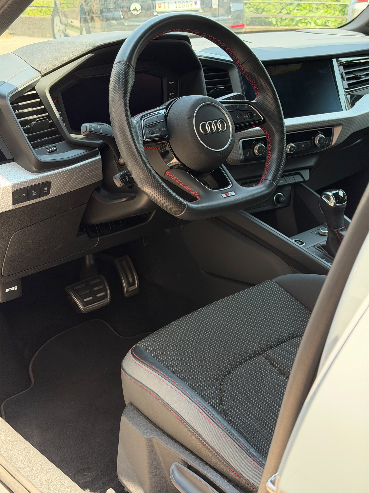 AUDI A1 Sportback 35 TFSI S Line S-tronic-image-14
