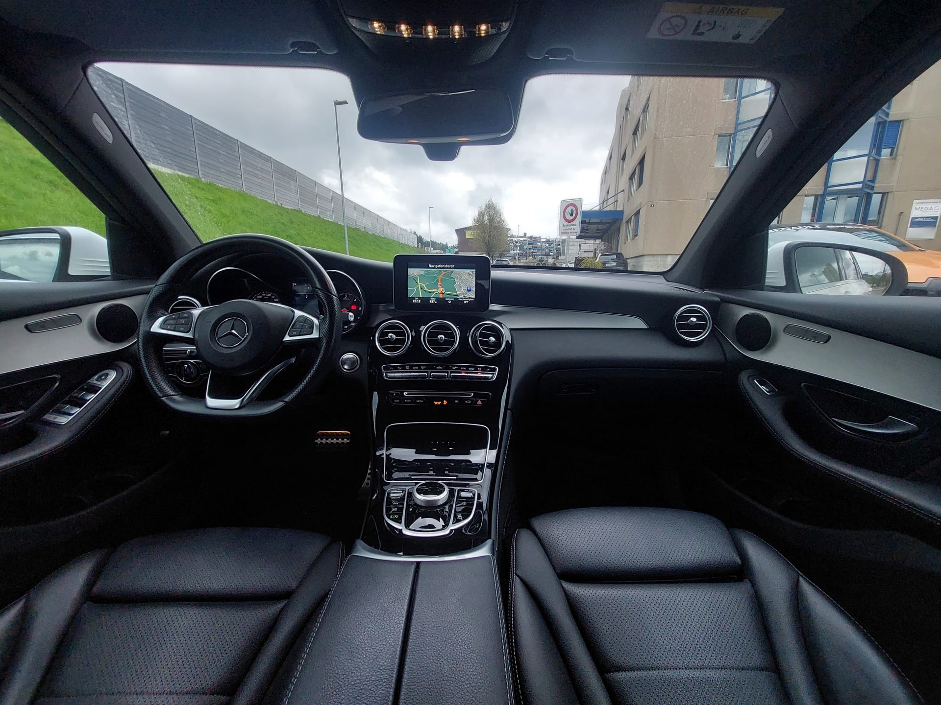 MERCEDES-BENZ GLC 250 d AMG Line 4Matic 9G-Tronic-image-5