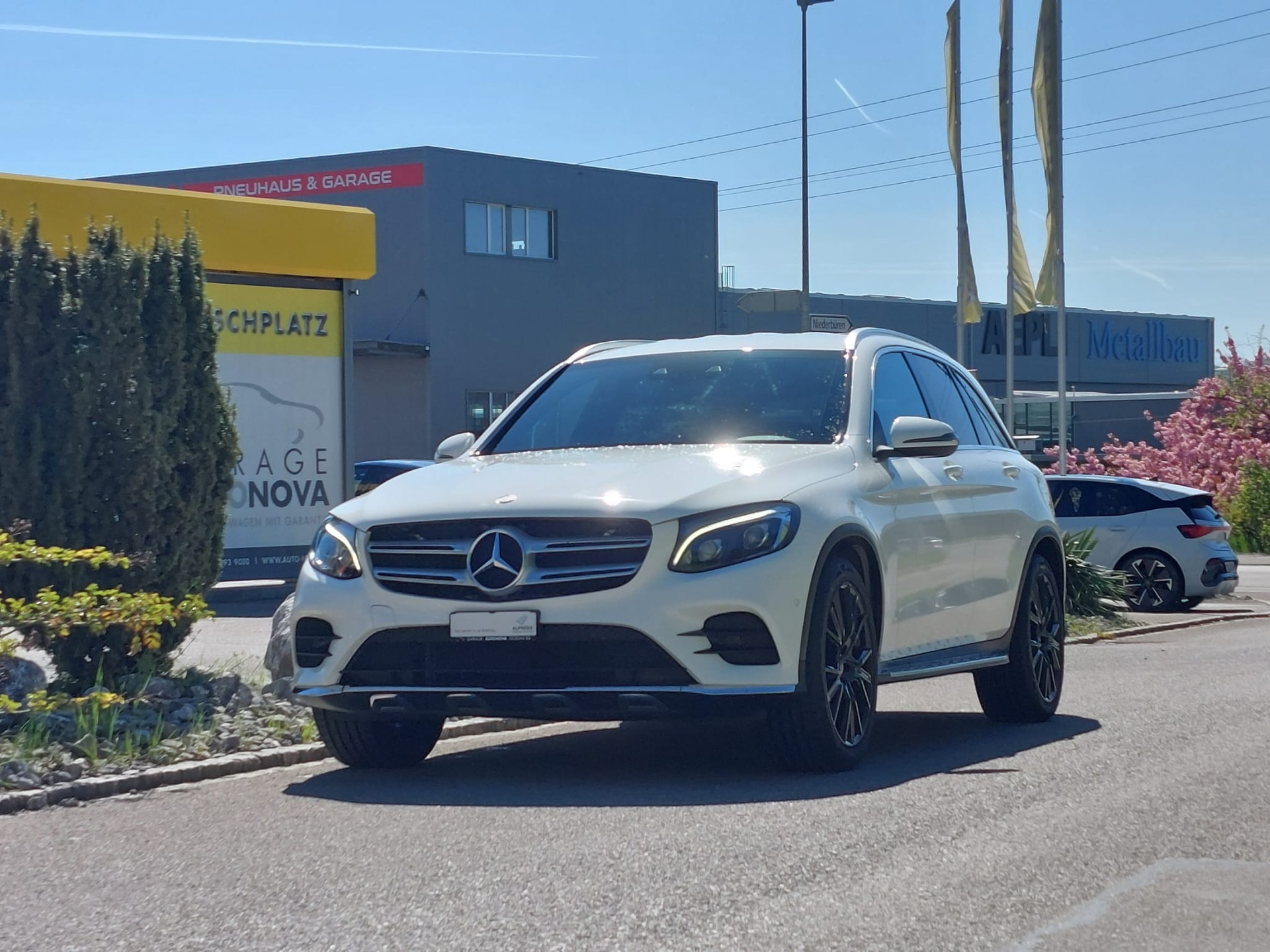 MERCEDES-BENZ GLC 250 d AMG Line 4Matic 9G-Tronic-showroom-element-1