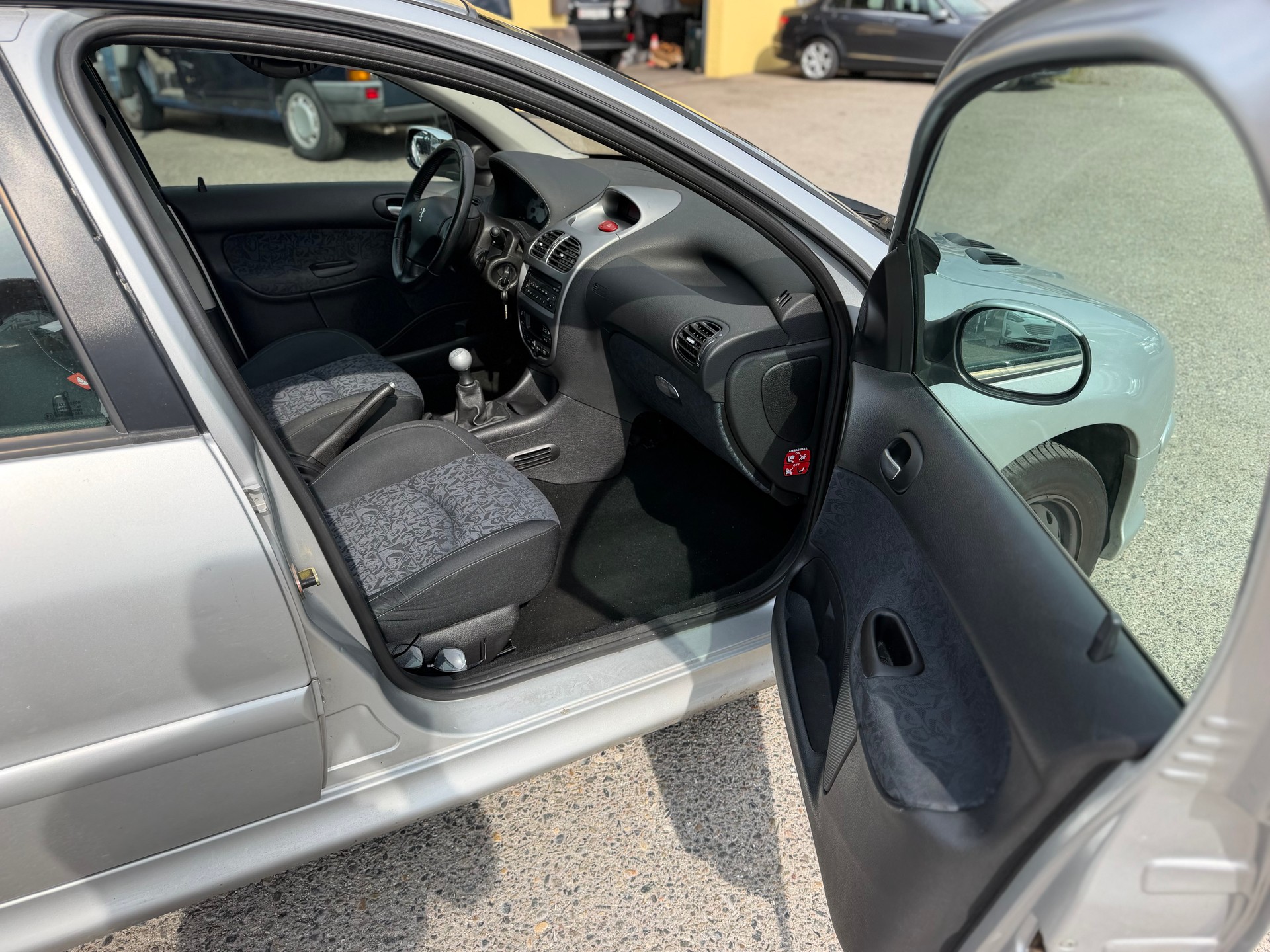 PEUGEOT 206 SW 1.6 16V XS-image-11