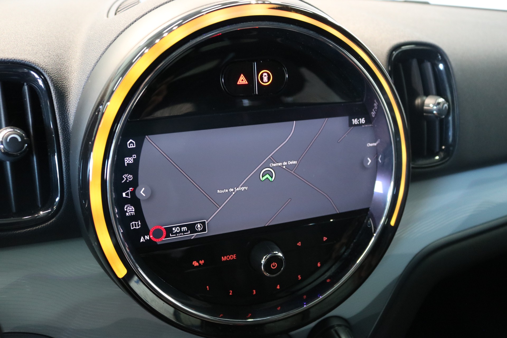 MINI Countryman Cooper S Untamed Edition ALL4 Steptronic-showroom-element-2