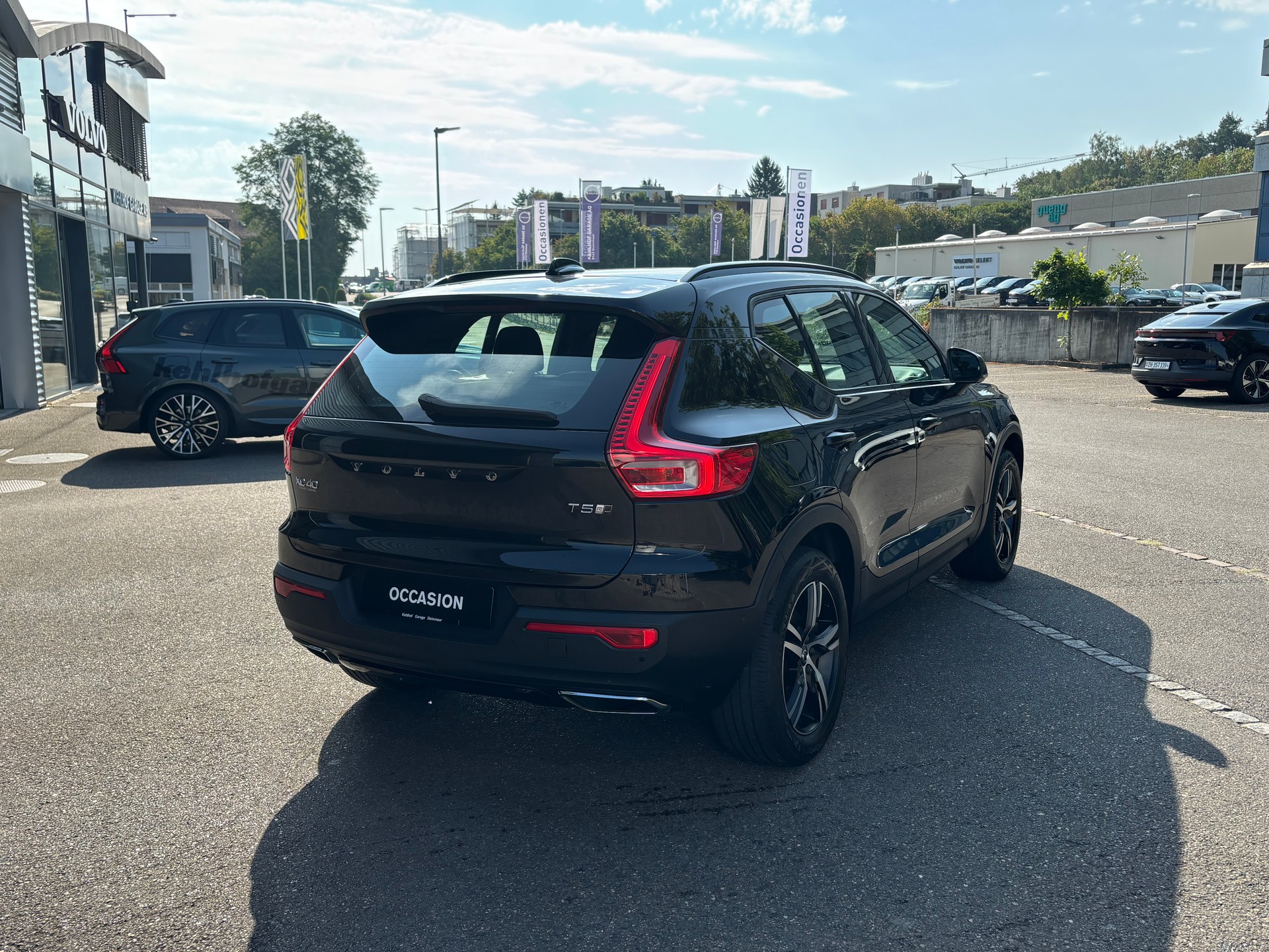 VOLVO XC40 2.0 T5 R-Design AWD-image-6