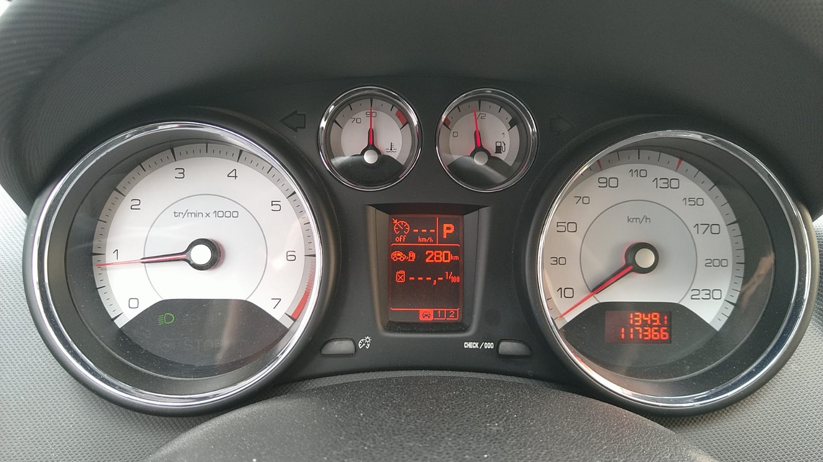 PEUGEOT 308 SW 1.6 16V Turbo Sport Pack Automatic-image-9