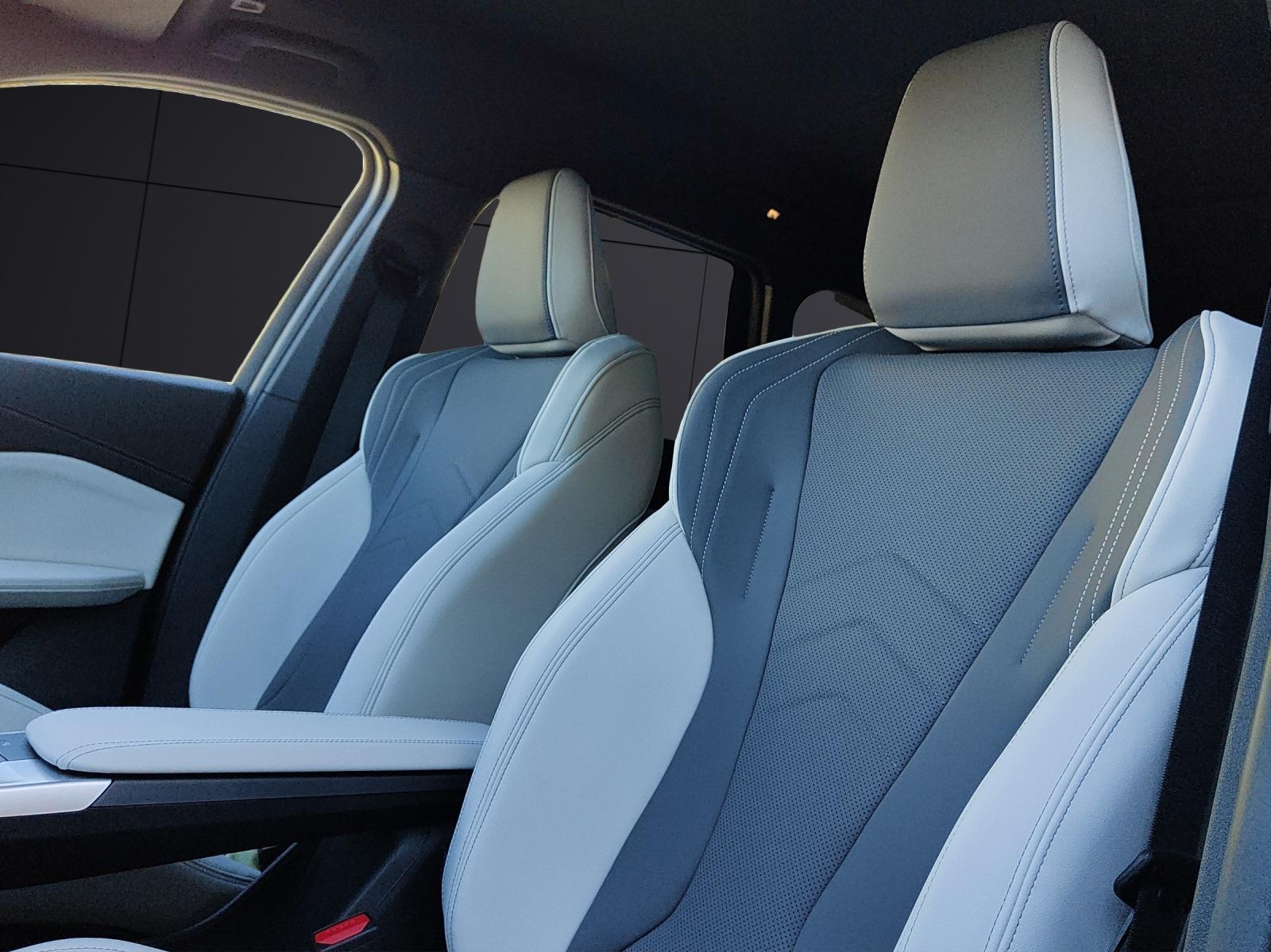 BMW iX1 30 xDrive-image-15