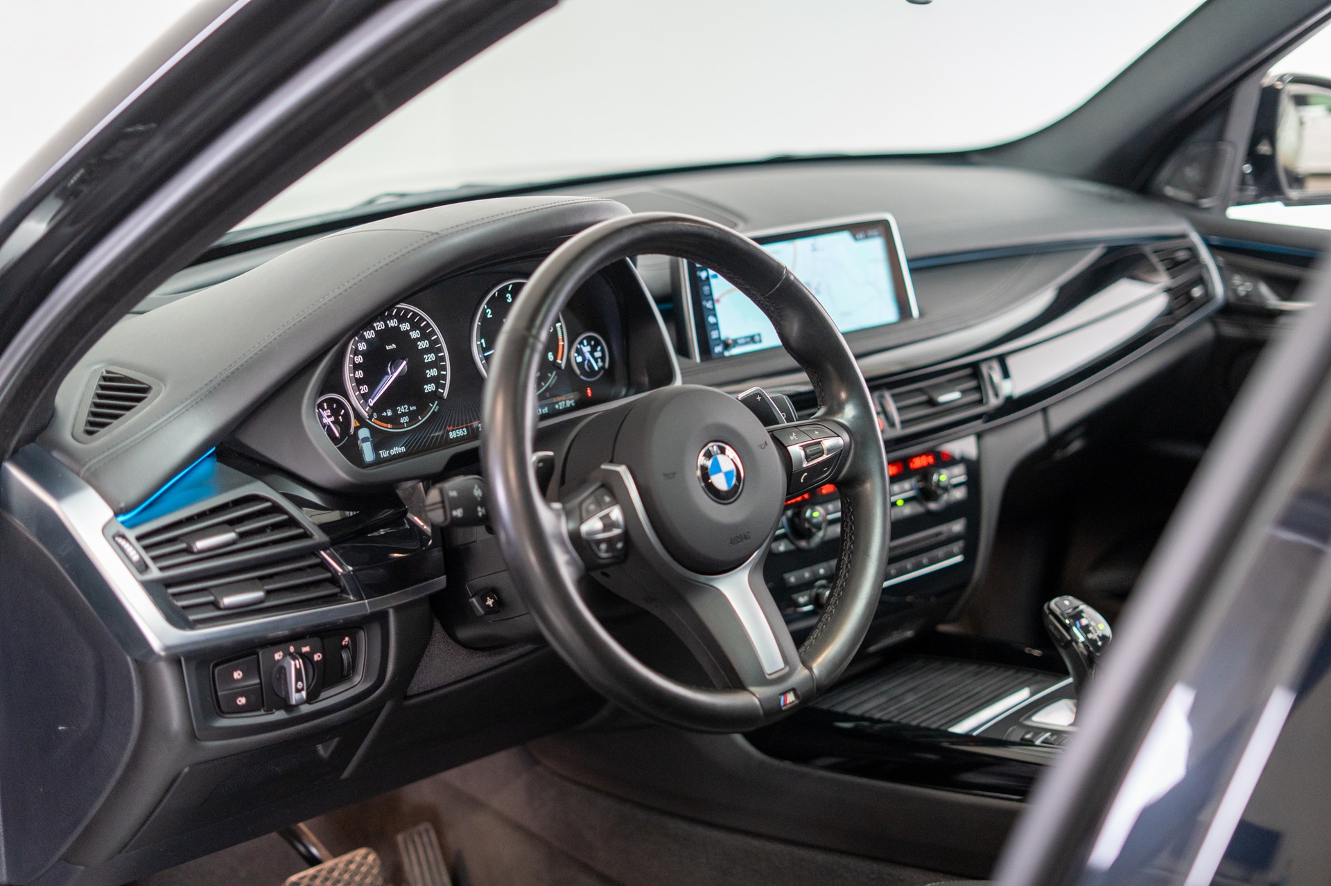 BMW X5 M50d / CH-Fahrzeug / Panorama / Harman/Kardon-image-9