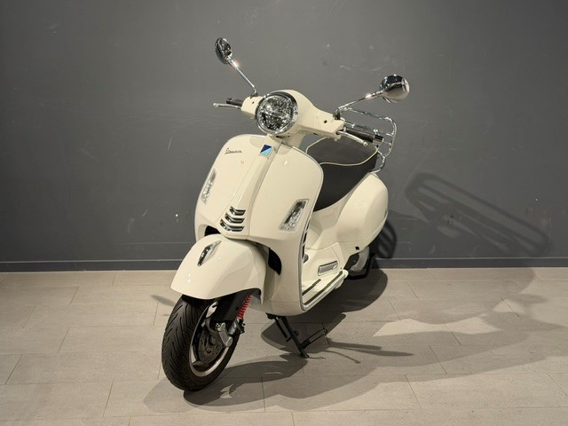 PIAGGIO Vespa GTS 300 HPE Super Tech ABS/ASR-image-2