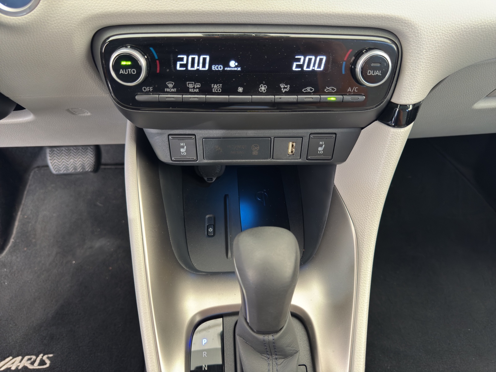 TOYOTA Yaris 1.5 VVT-i HSD Premium Voll-Hybrid-image-15