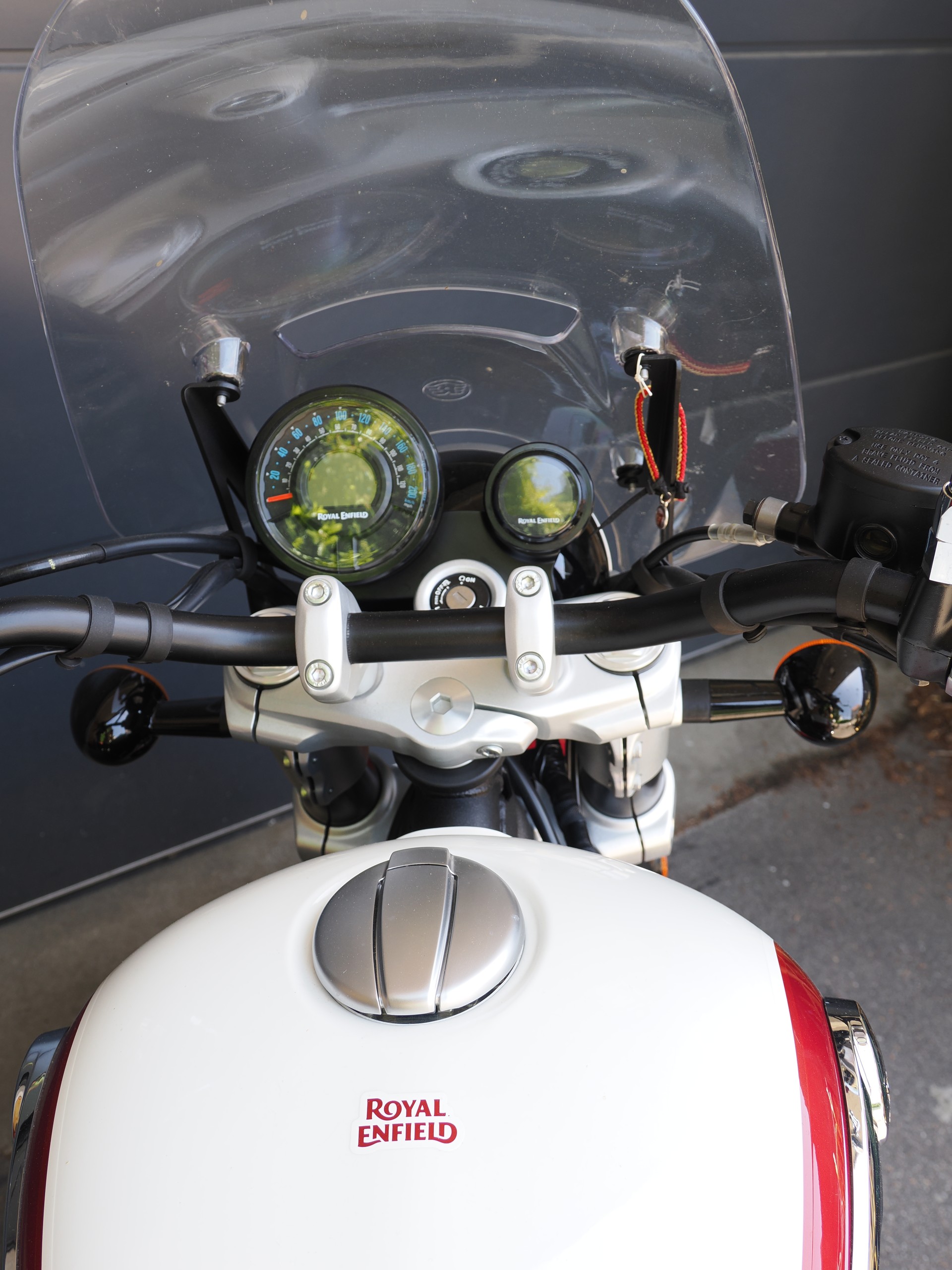ROYAL ENFIELD Super Meteor 650 Celestial-image-4