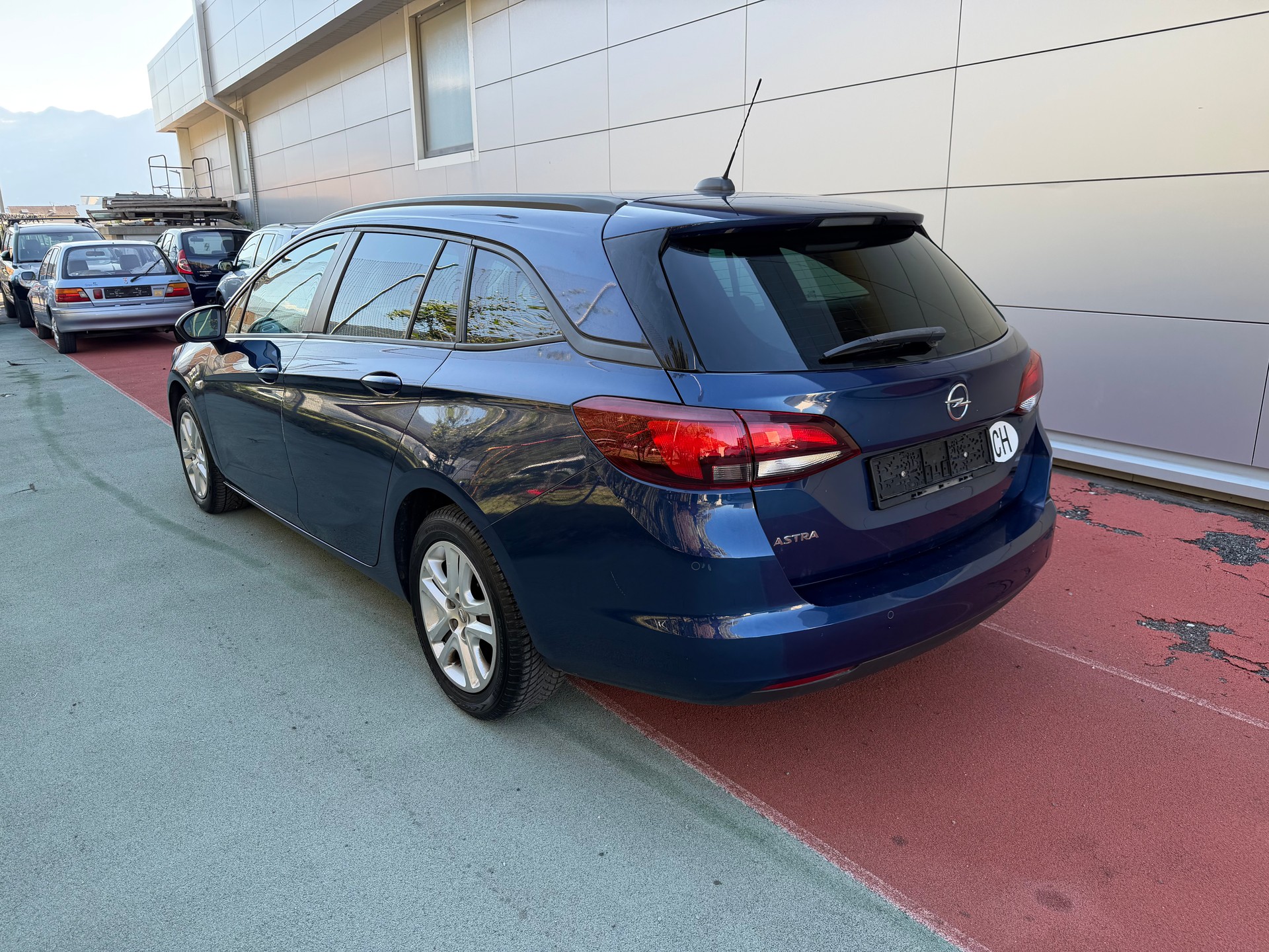 OPEL Astra Sports Tourer 1.2i Turbo GS-Line-image-4