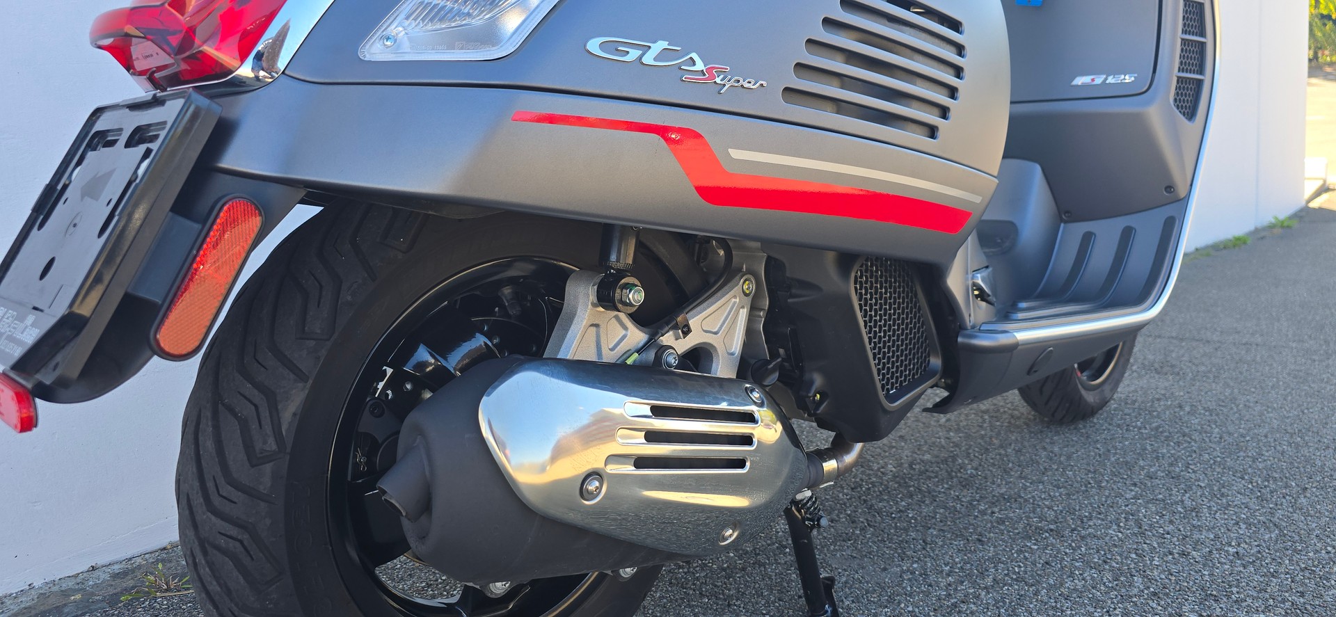 PIAGGIO Vespa GTS 125 Super Sport ABS-showroom-element-2