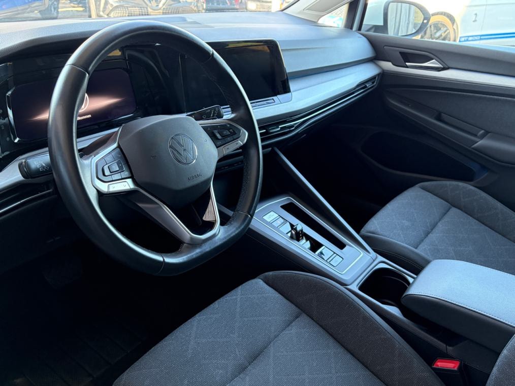 VW Golf VIII 1.5 eTSI ACT 75 Edition-showroom-element-3