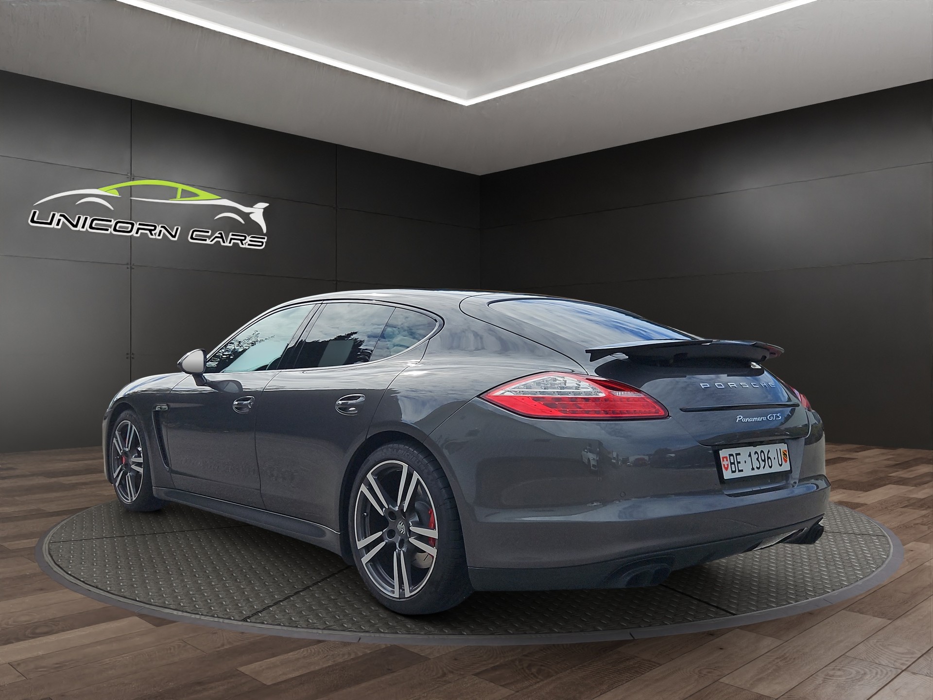 PORSCHE Panamera GTS 4.8 PDK-showroom-element-3