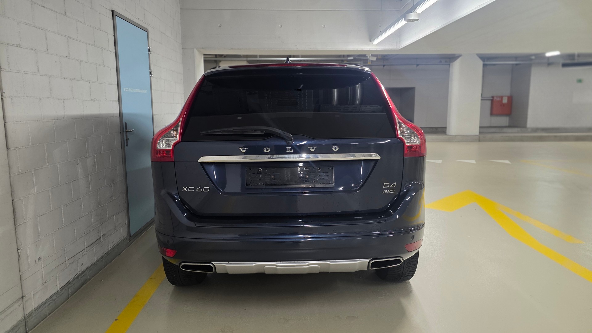VOLVO XC60 D4 AWD Family Edition Geartronic-image-3