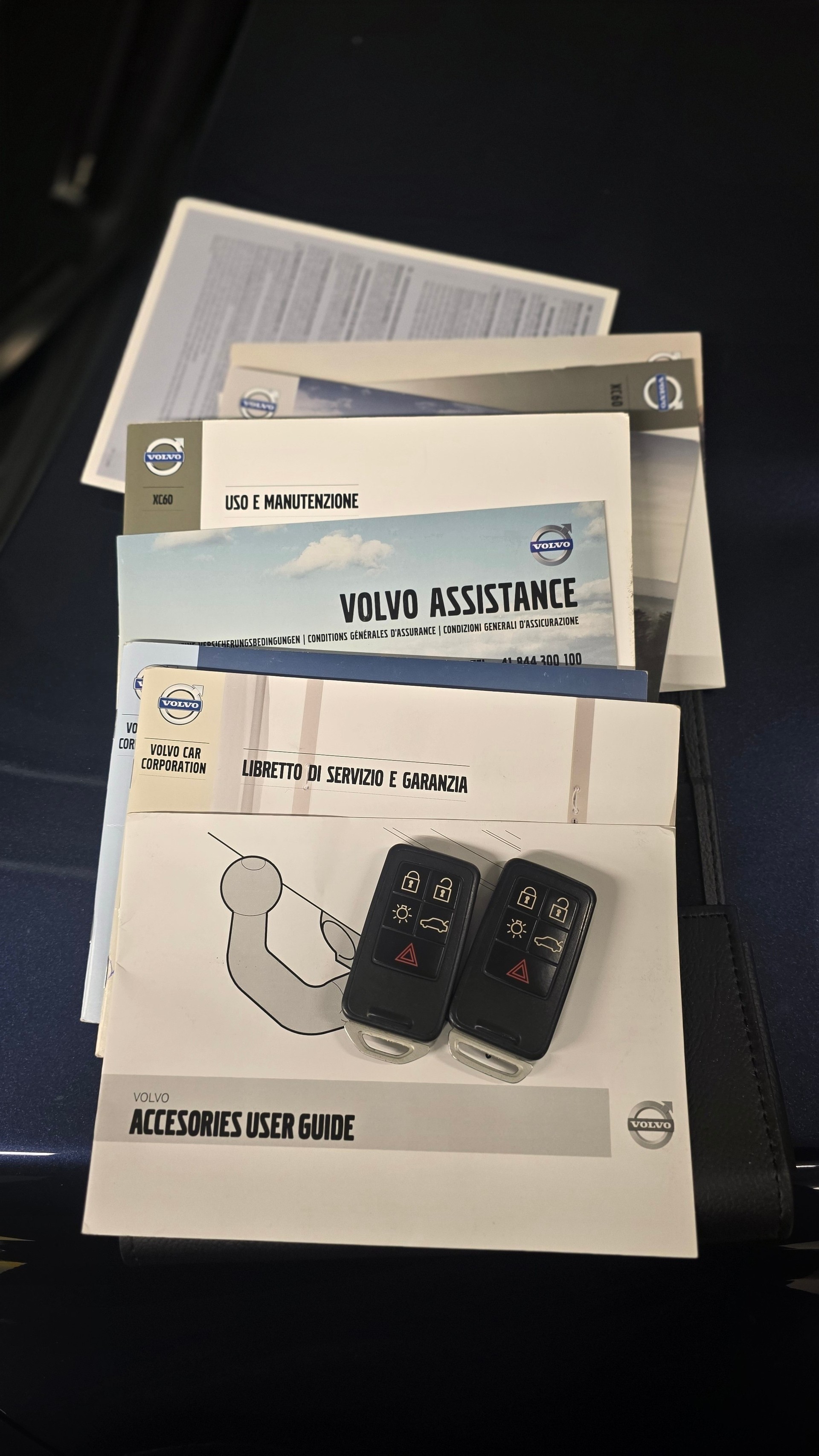 VOLVO XC60 D4 AWD Family Edition Geartronic-image-13