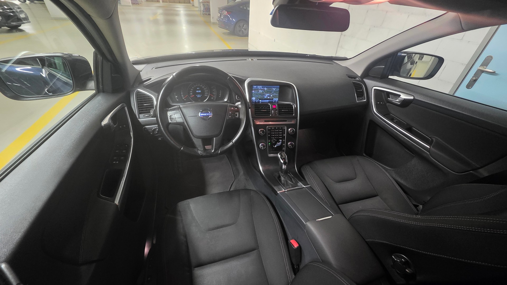 VOLVO XC60 D4 AWD Family Edition Geartronic-image-8