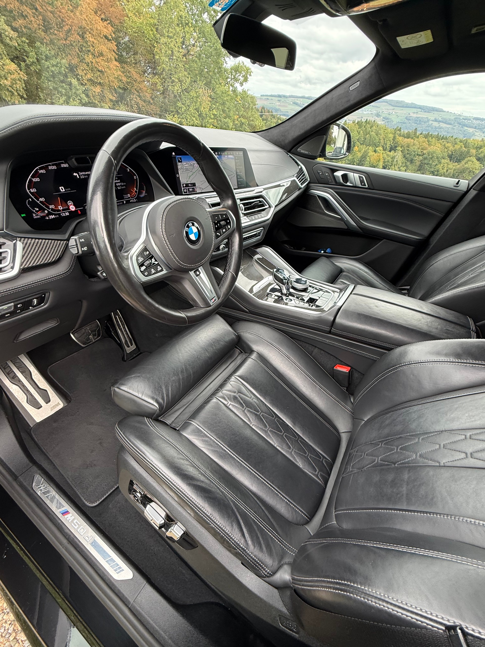 BMW X6 M50d, CH FZ, 1. Hd., Vollaustattung, Glow-Grill, lückenlose Service-Historie-image-8