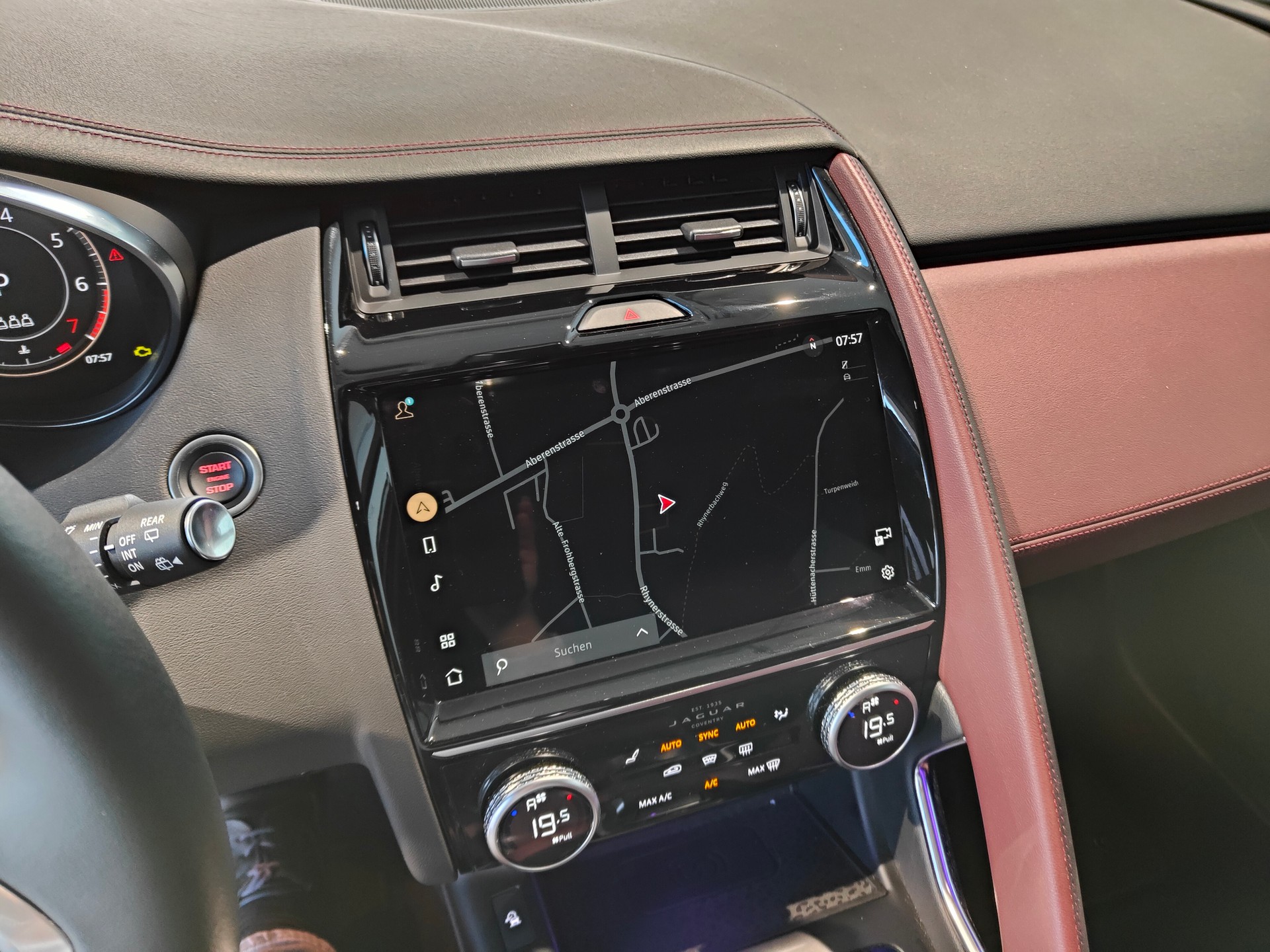 JAGUAR E-Pace 2.0 P250 R-Dynamic AWD SE-image-12