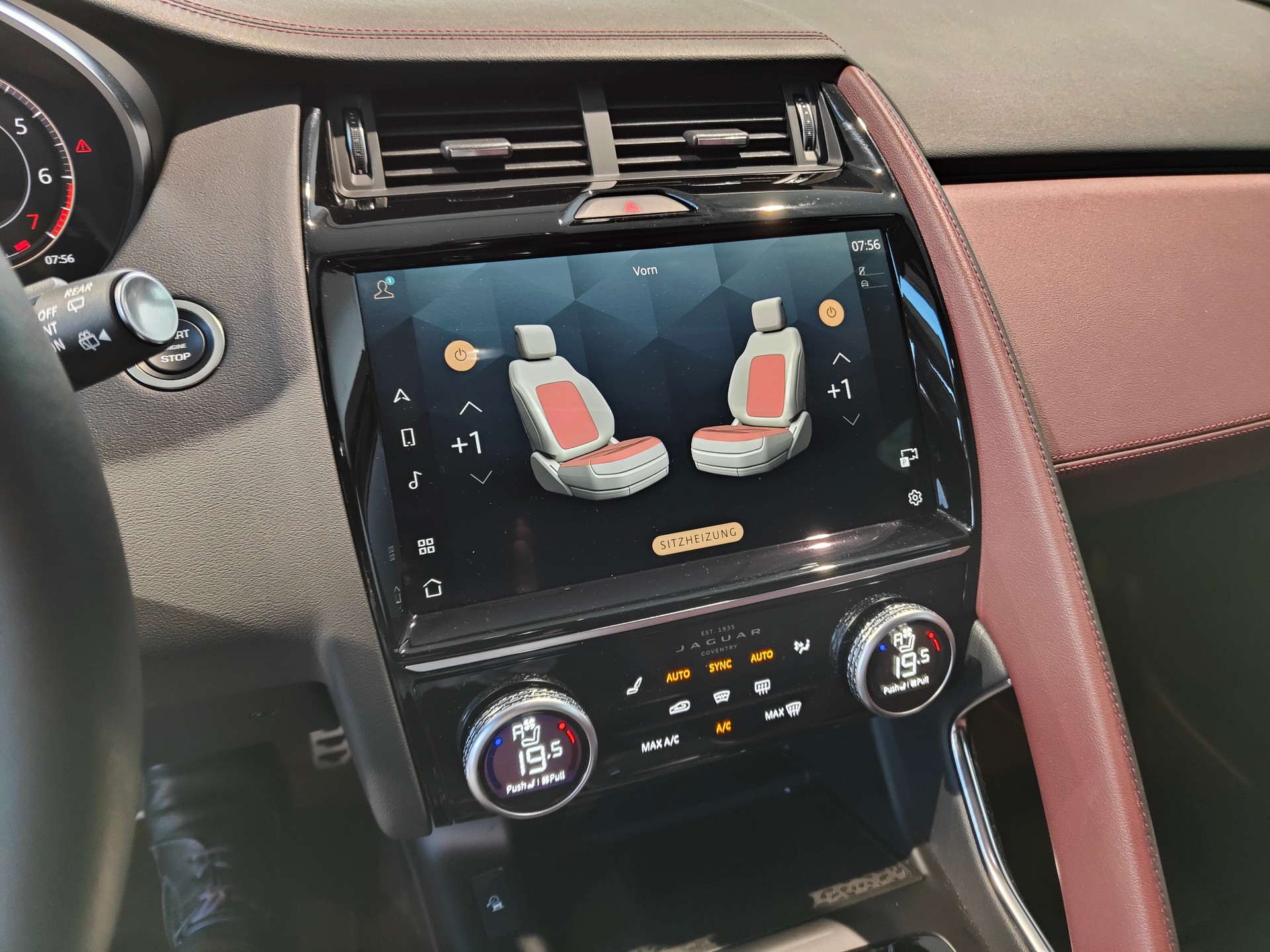 JAGUAR E-Pace 2.0 P250 R-Dynamic AWD SE-image-13