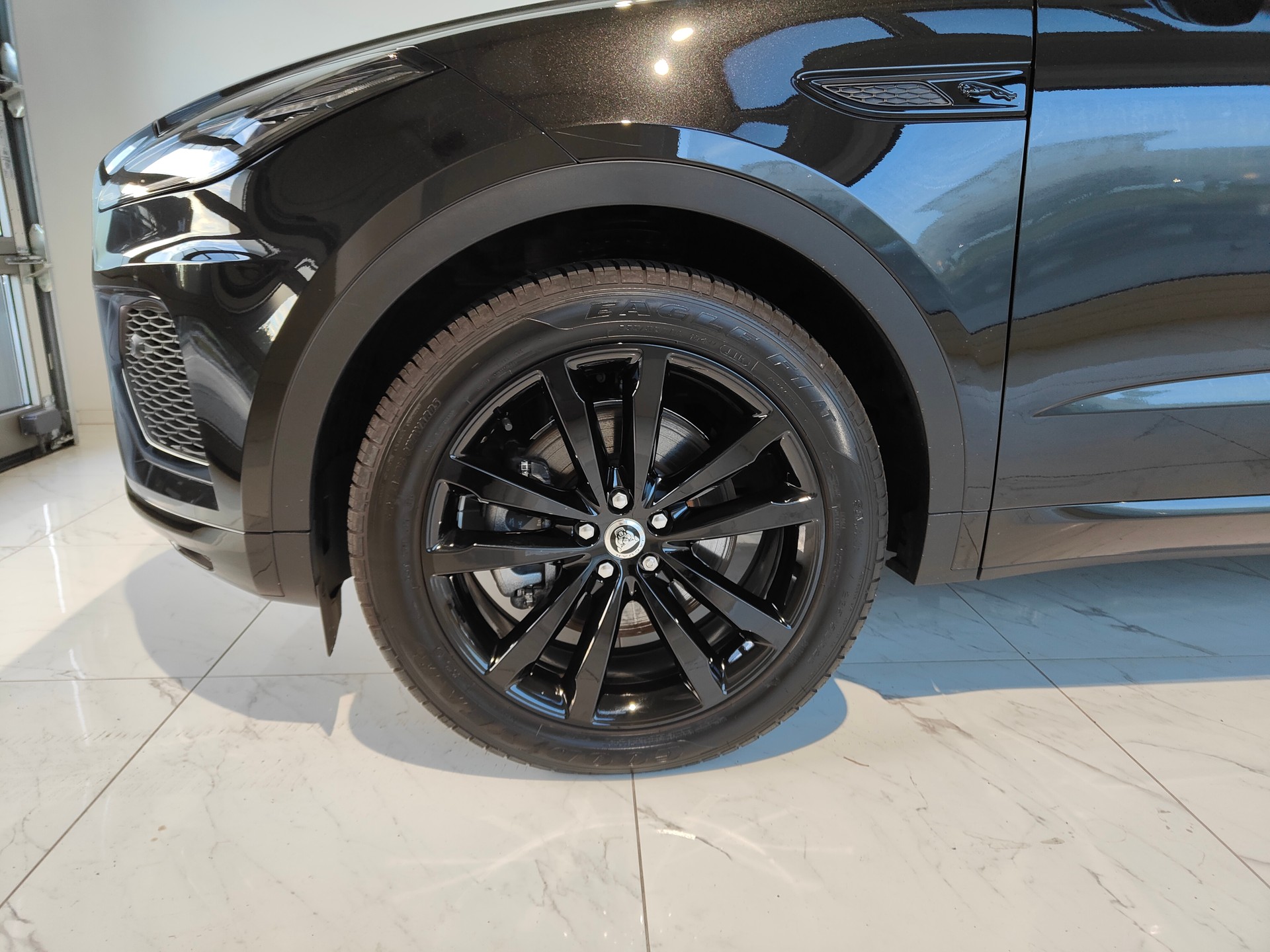 JAGUAR E-Pace 2.0 P250 R-Dynamic AWD SE-image-15