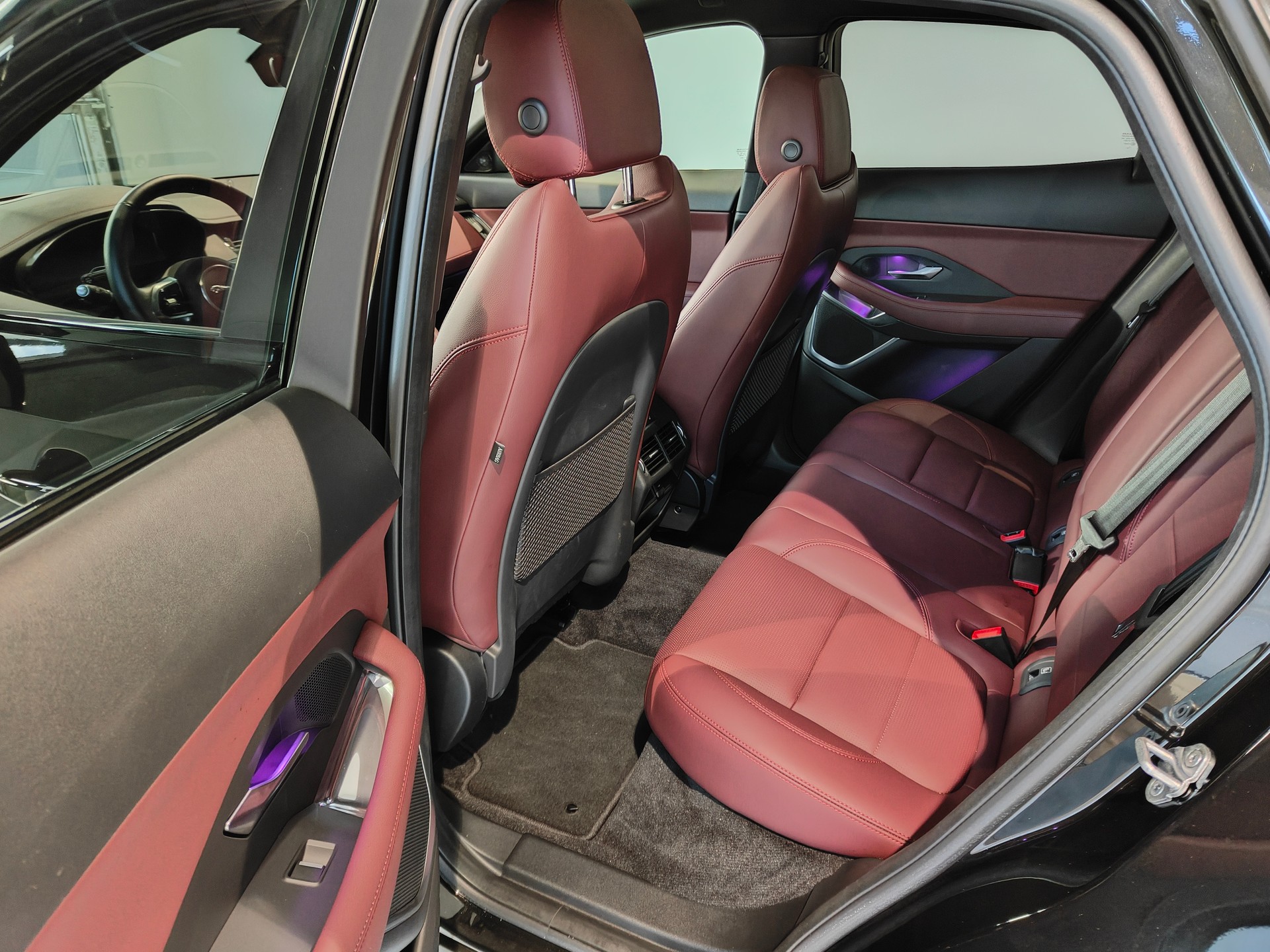 JAGUAR E-Pace 2.0 P250 R-Dynamic AWD SE-image-7