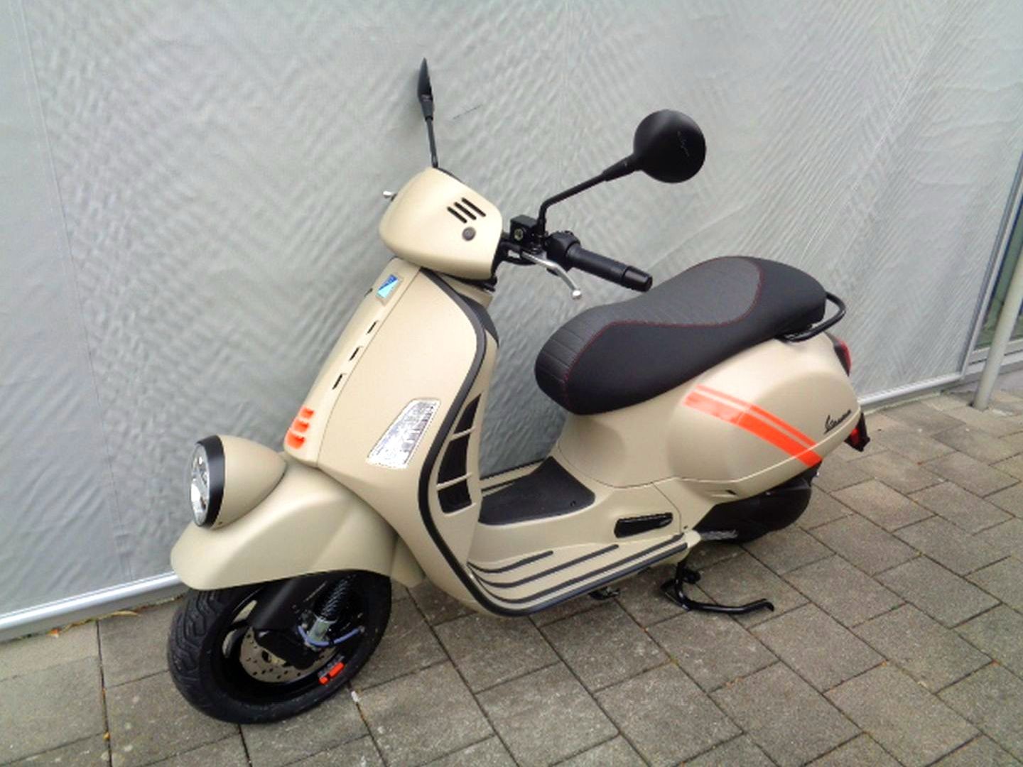 PIAGGIO VESPA GTV 300 RST-image-1