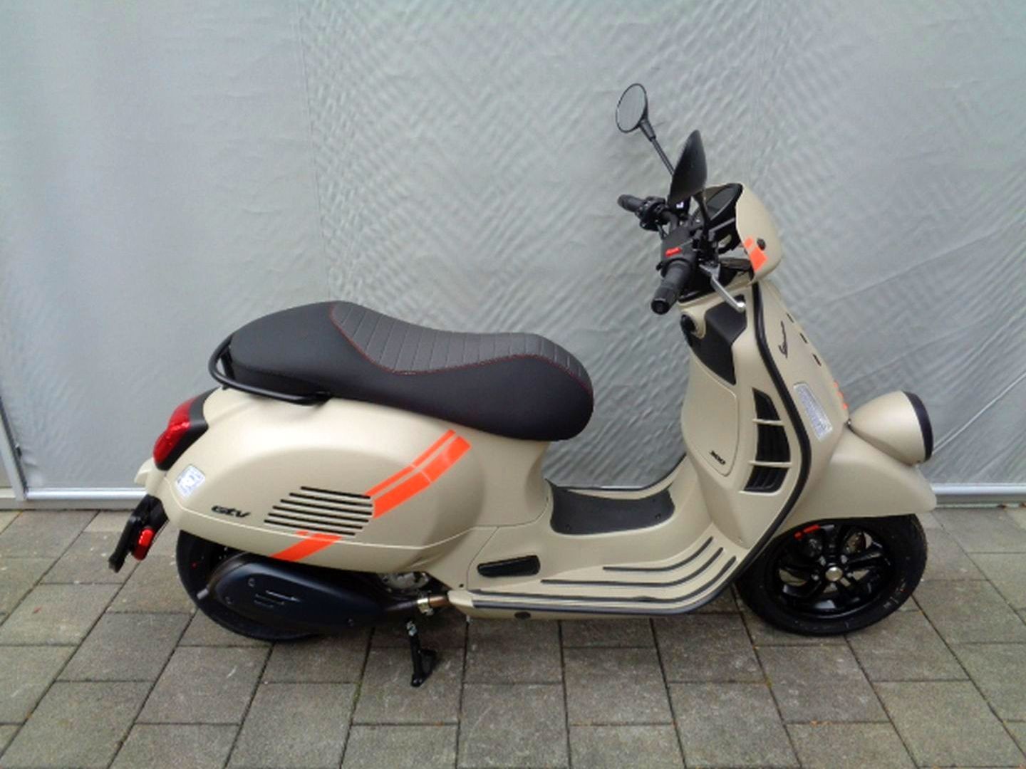 PIAGGIO VESPA GTV 300 RST-image-3