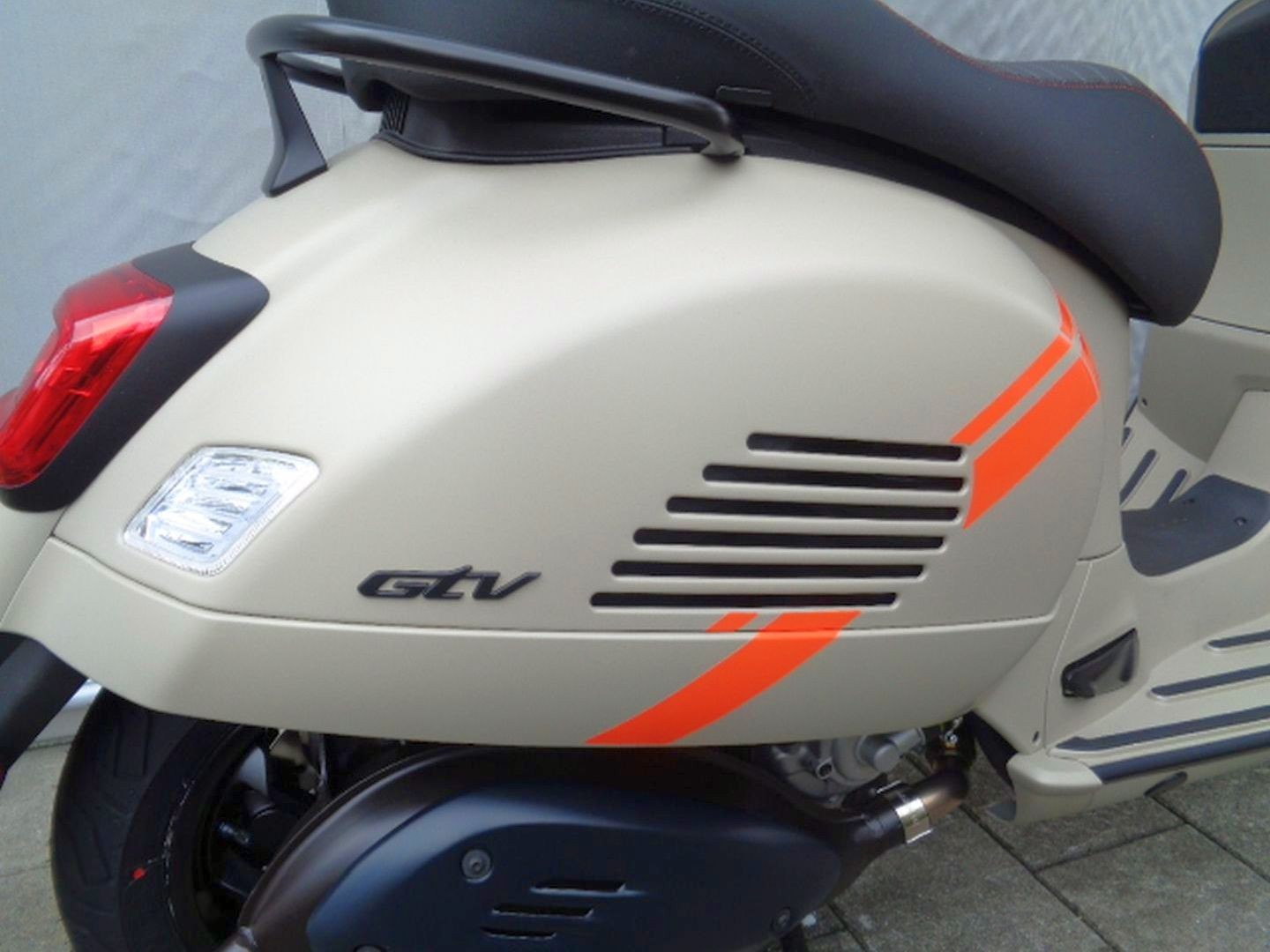 PIAGGIO VESPA GTV 300 RST-image-8
