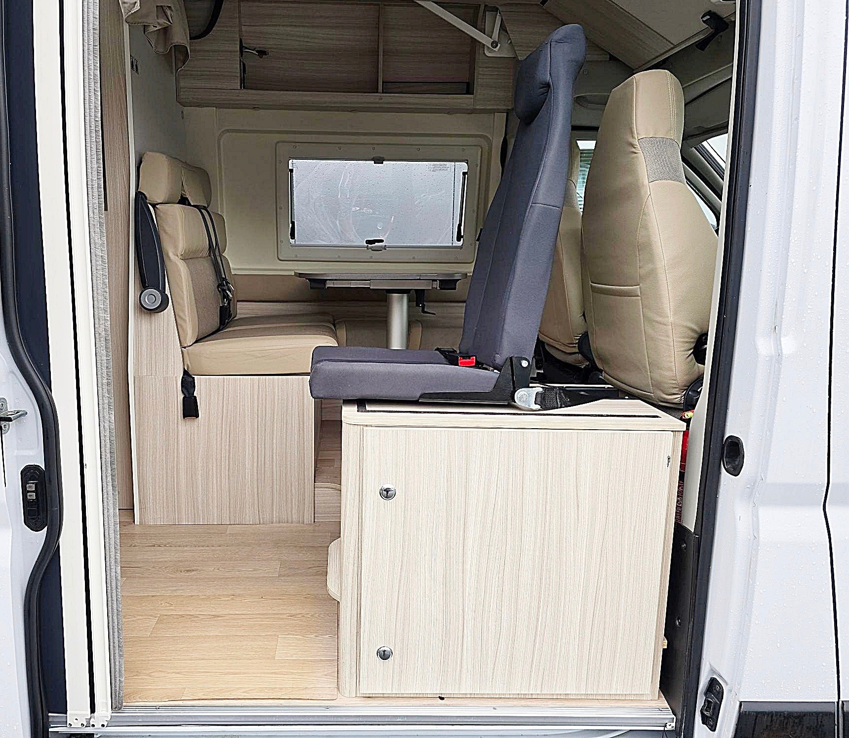 DREAMER CAMPERFIVE FUN 2,2 DIESEL H3 HOCHDACH FIAT DUCATO MJ 140-image-6