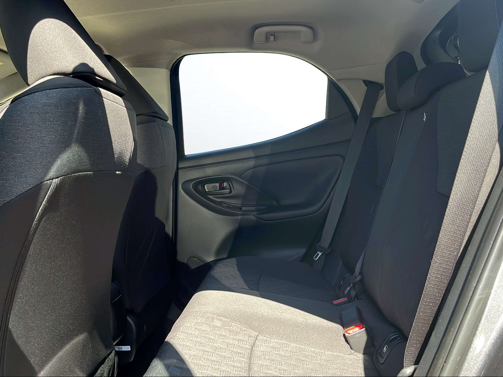 TOYOTA Yaris 1.5 Trend e-CVT-image-9